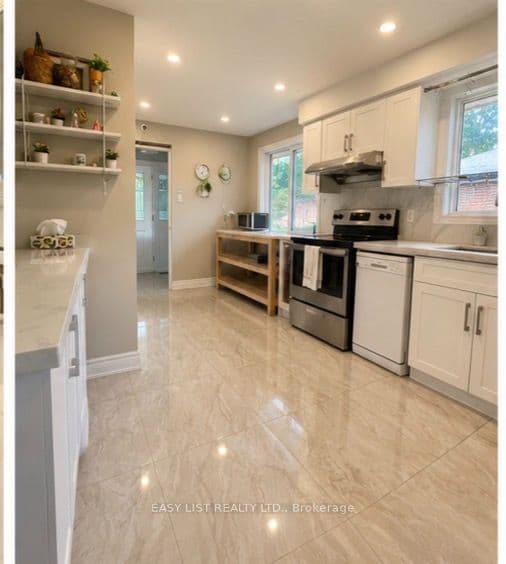 15 Summerglade Drive, Toronto, ON M1S 1W8