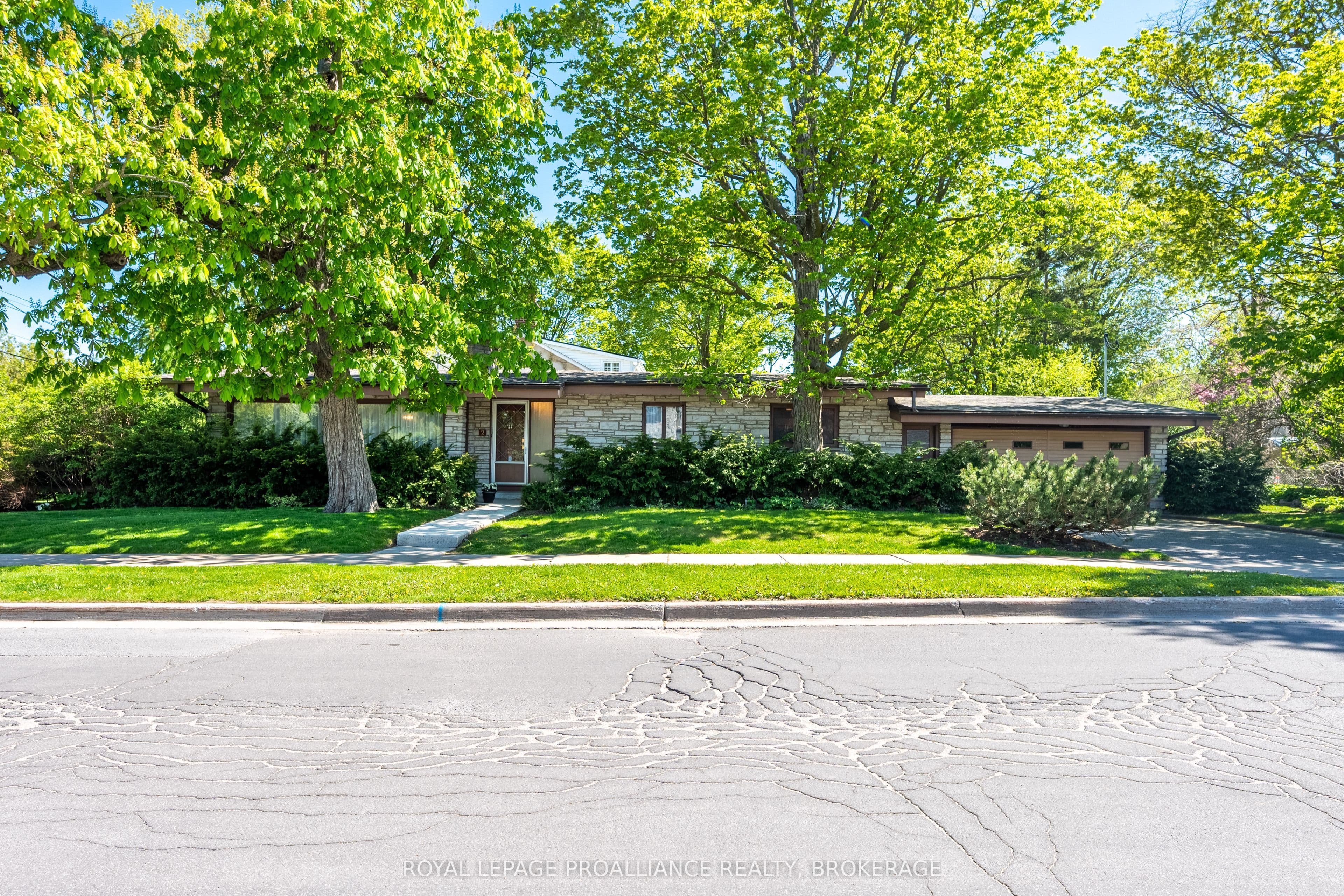 2 Churchill Street, Kingston, ON K7M 2K5