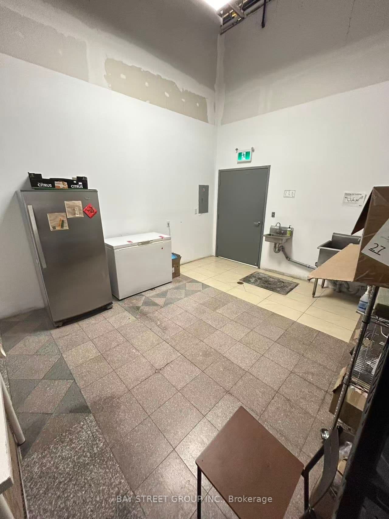1000 Burnhamthorpe Road W 12/13, Mississauga, ON L5C 2S4