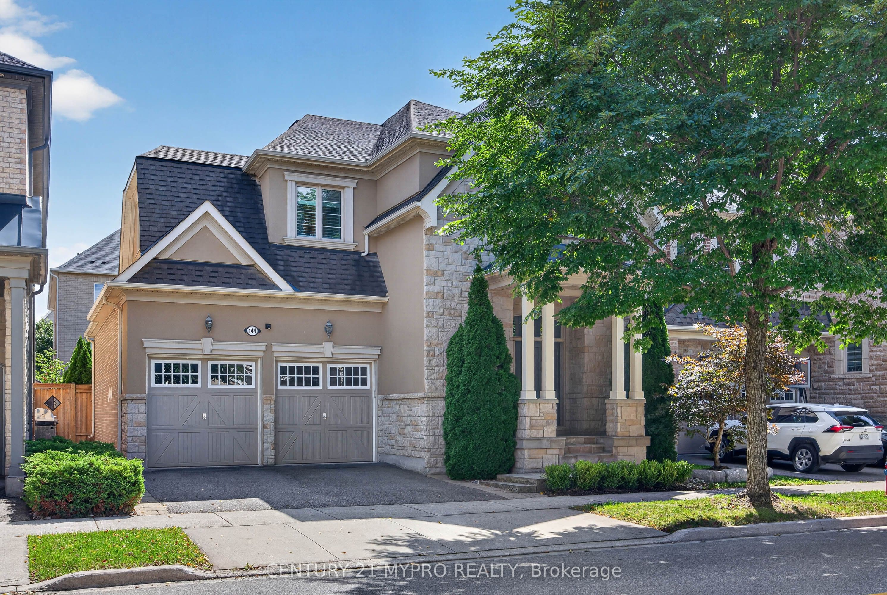 144 North Park Boulevard, Oakville, ON L6M 0W6