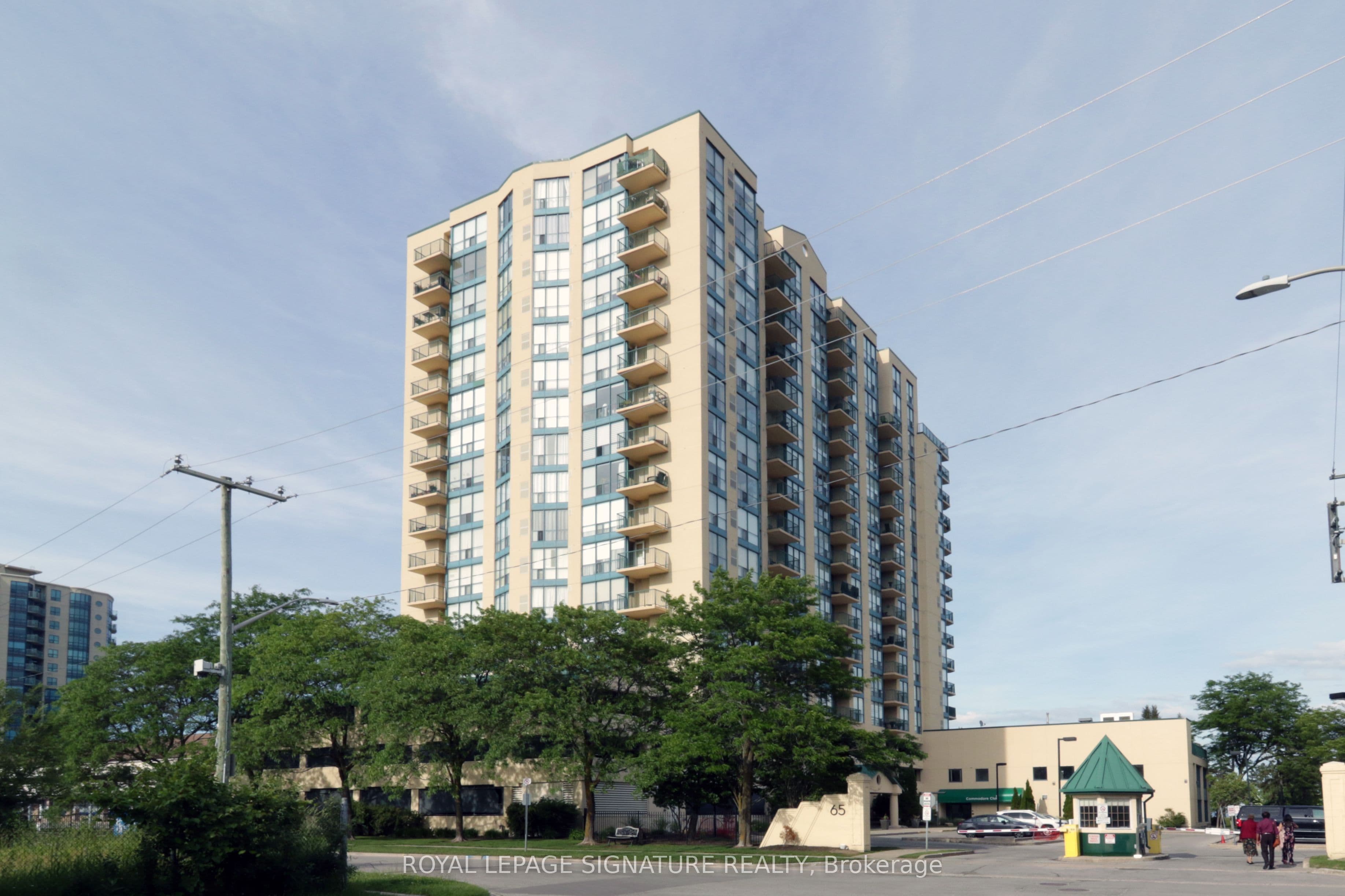 65 Ellen Street 1004, Barrie, ON L4N 3A5