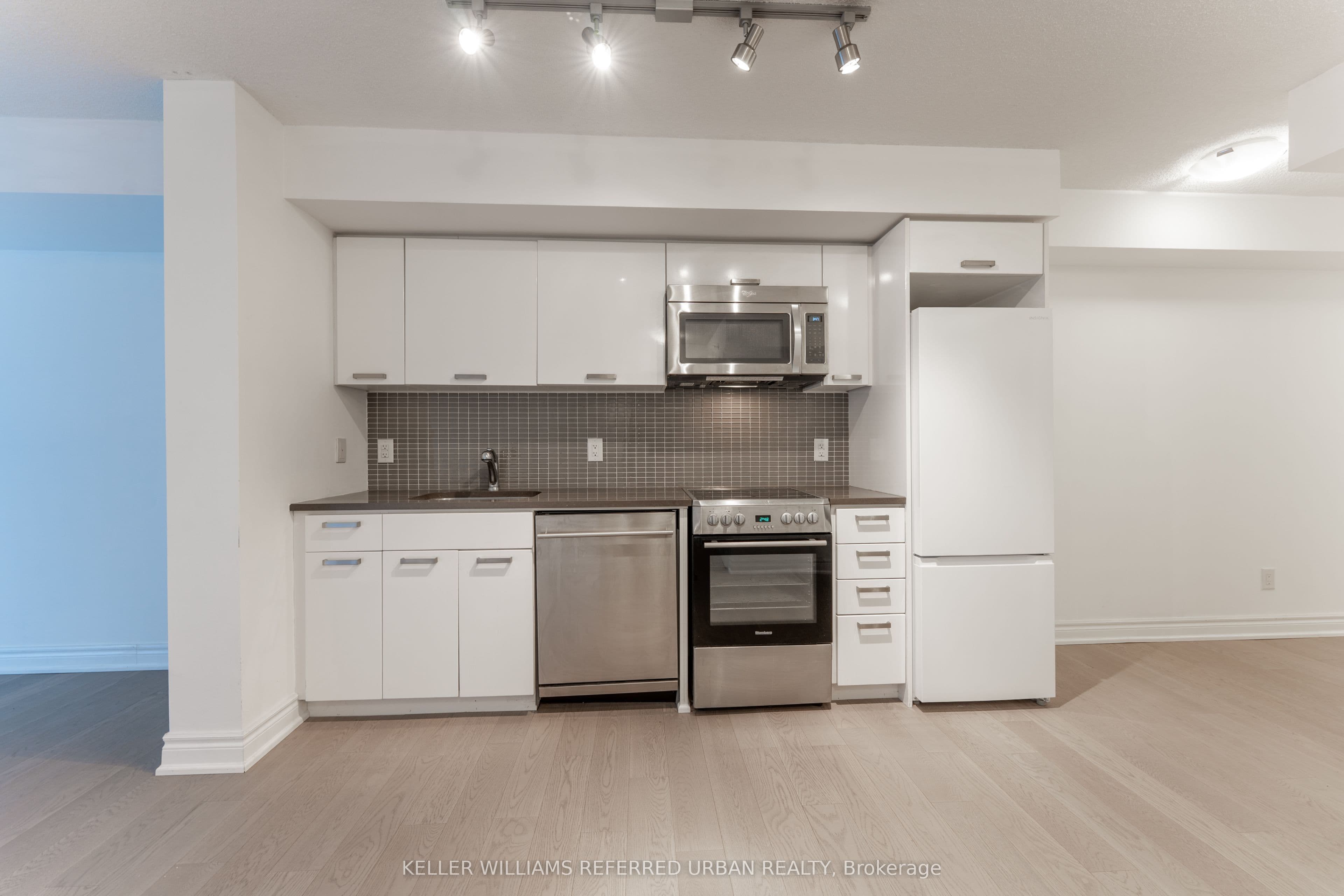 295 Adelaide Street W 201, Toronto, ON M5V 1P7