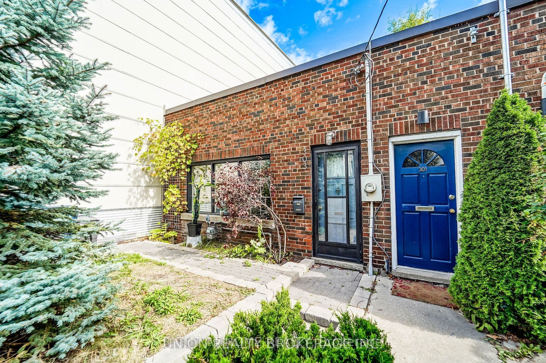 303 Coxwell Avenue, Toronto, ON M4L 3B5