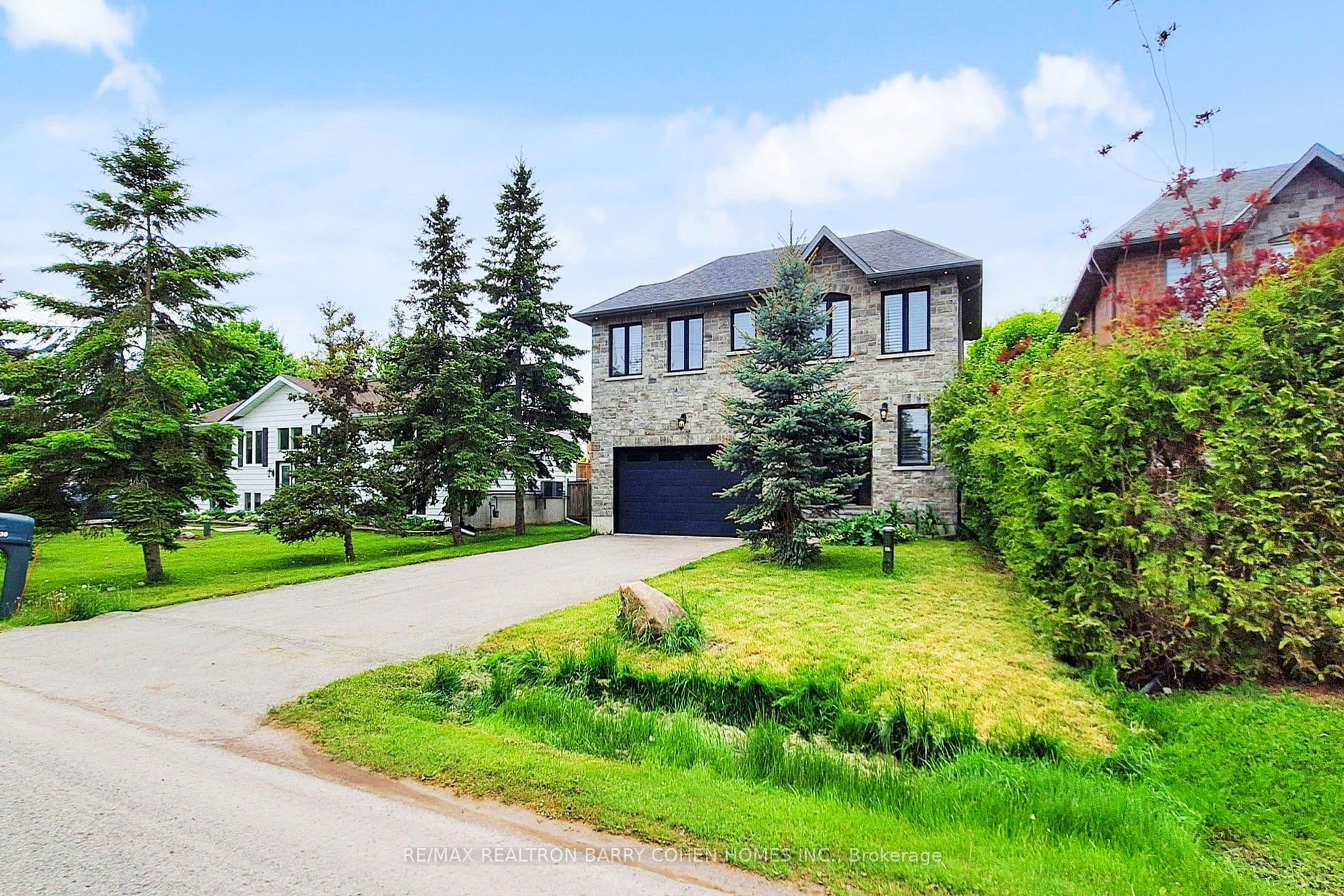 530 Duclos Point Road, Georgina, ON L0E 1N0