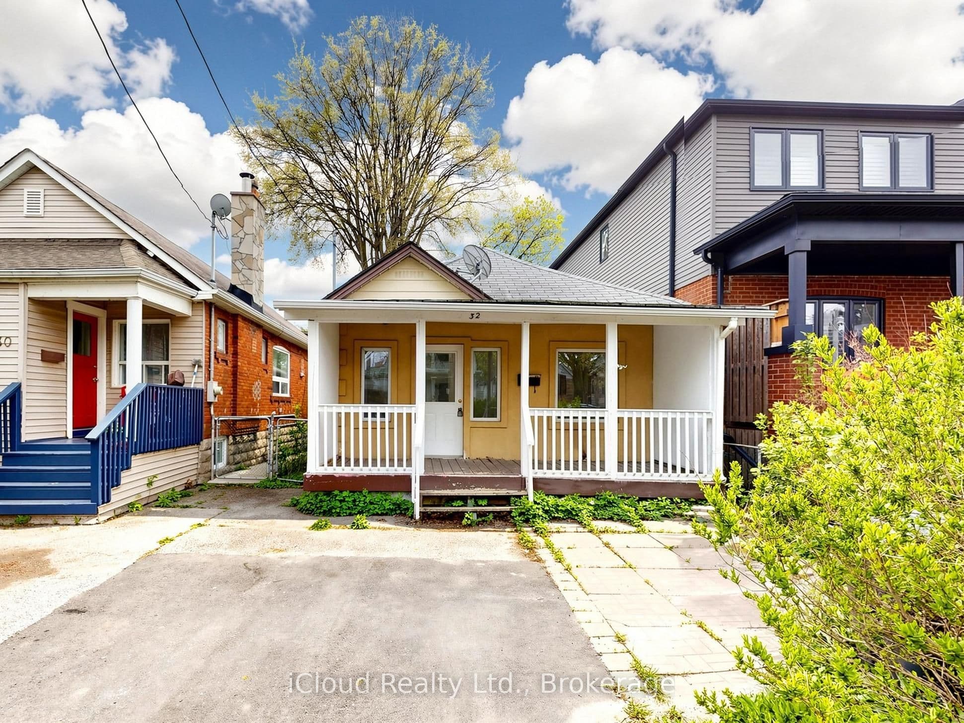 32 Seventeenth Street, Toronto, ON M8V 3K3