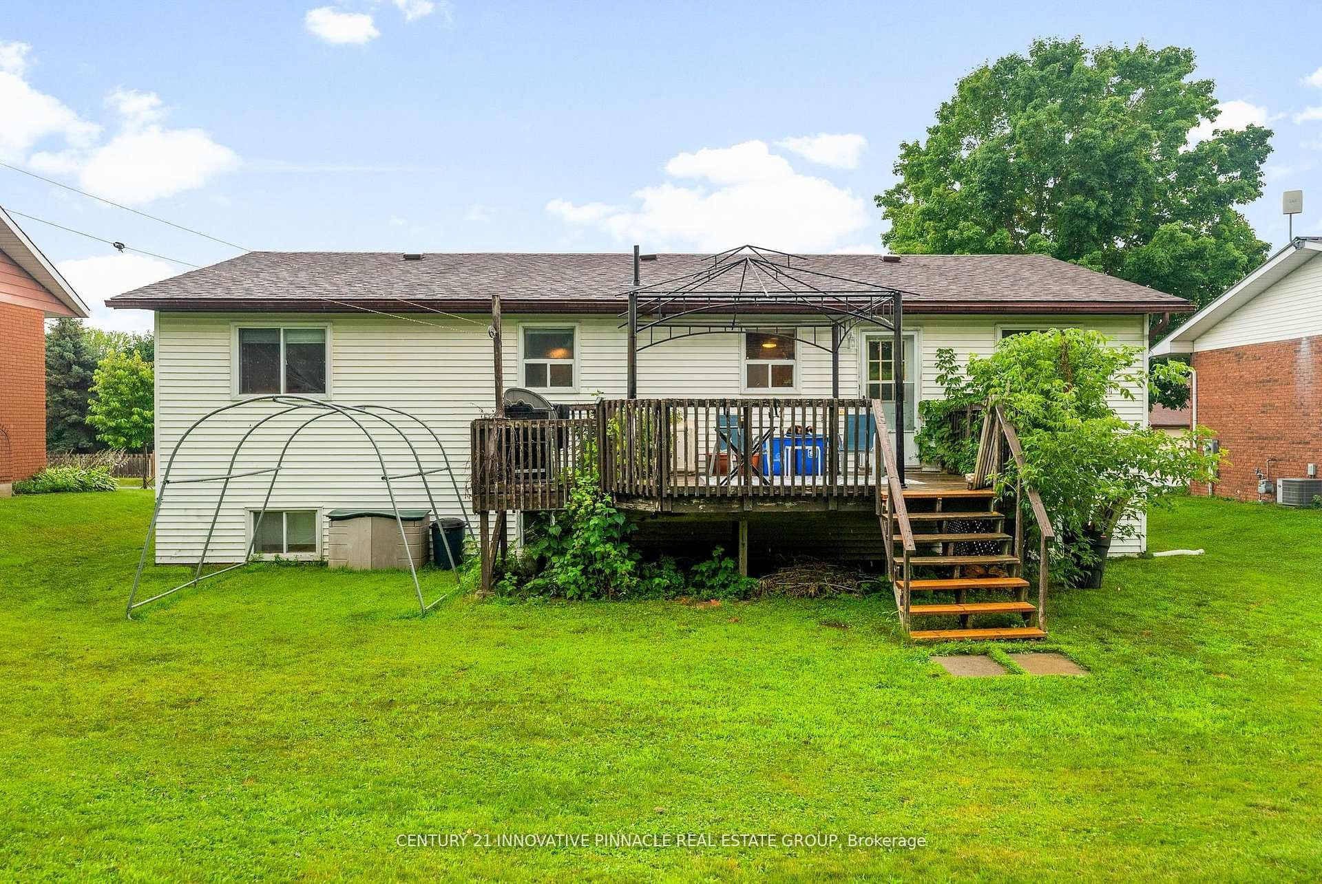 594 Herbert Street E, Pembroke, ON K8A 8E9