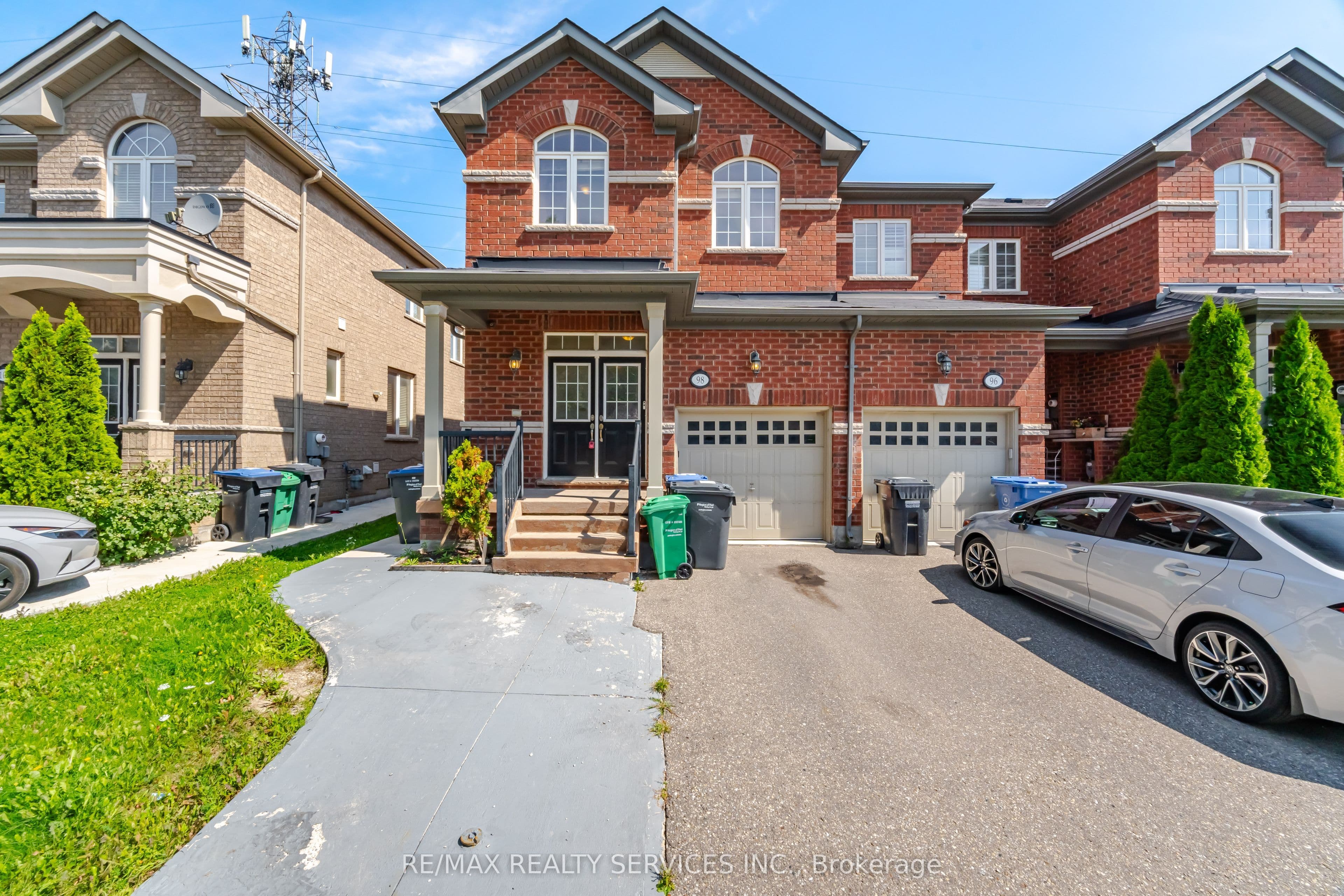 98 Teal Crest Circle, Brampton, ON L6X 2Z4