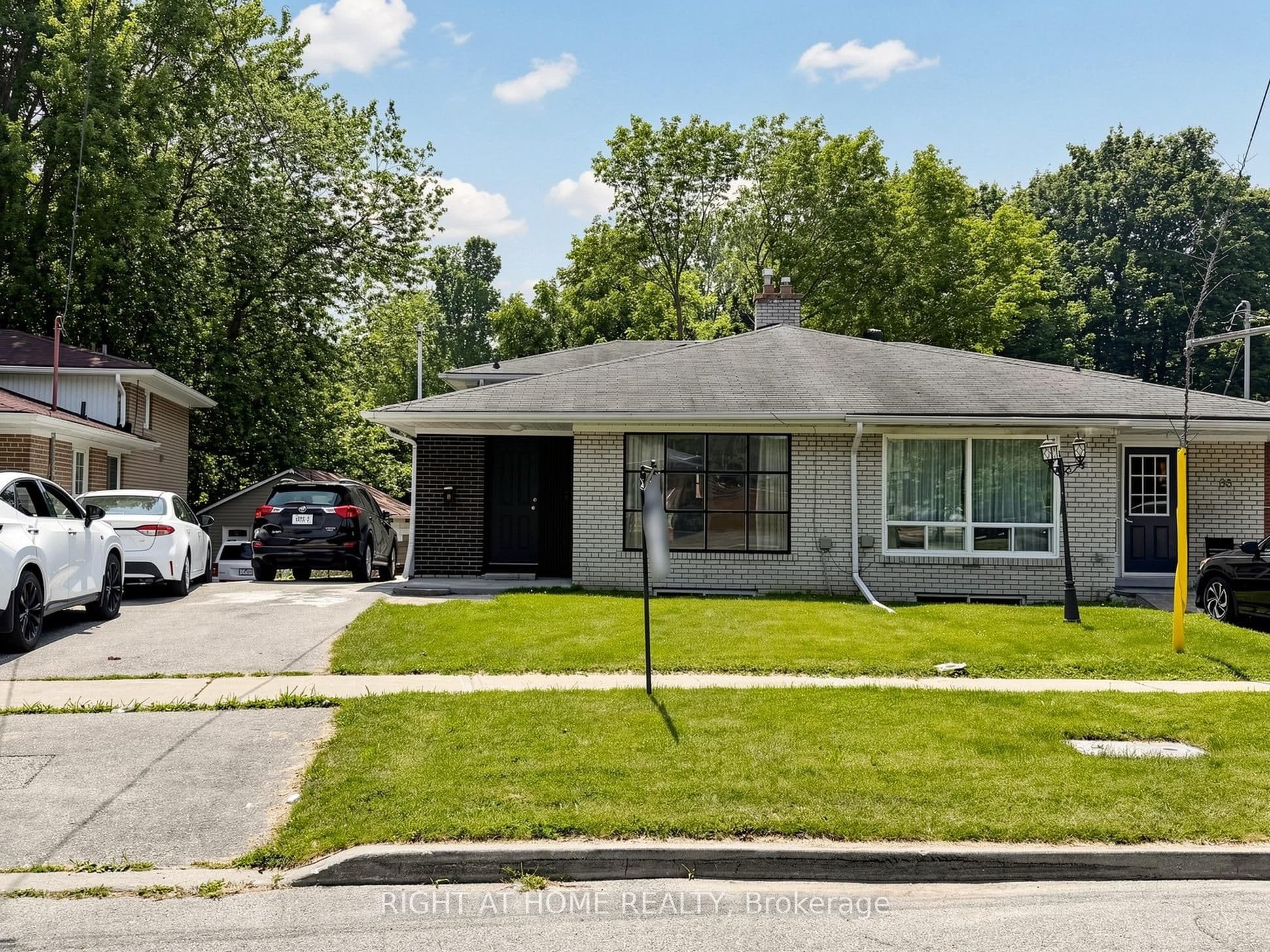 65 Darlingside Drive, Toronto, ON M1E 3P2