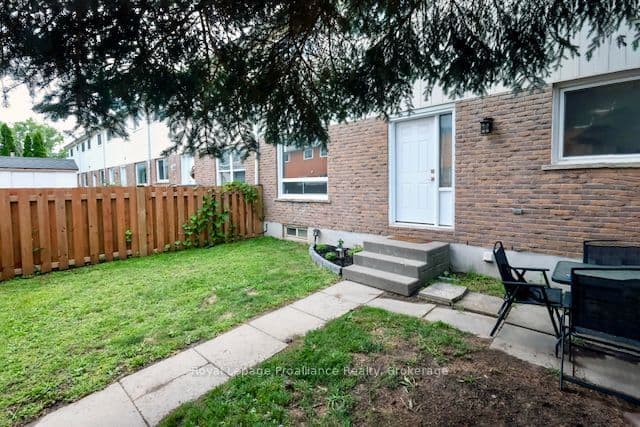 19 Tracey Park Drive 35, Belleville, ON K8P 4R4