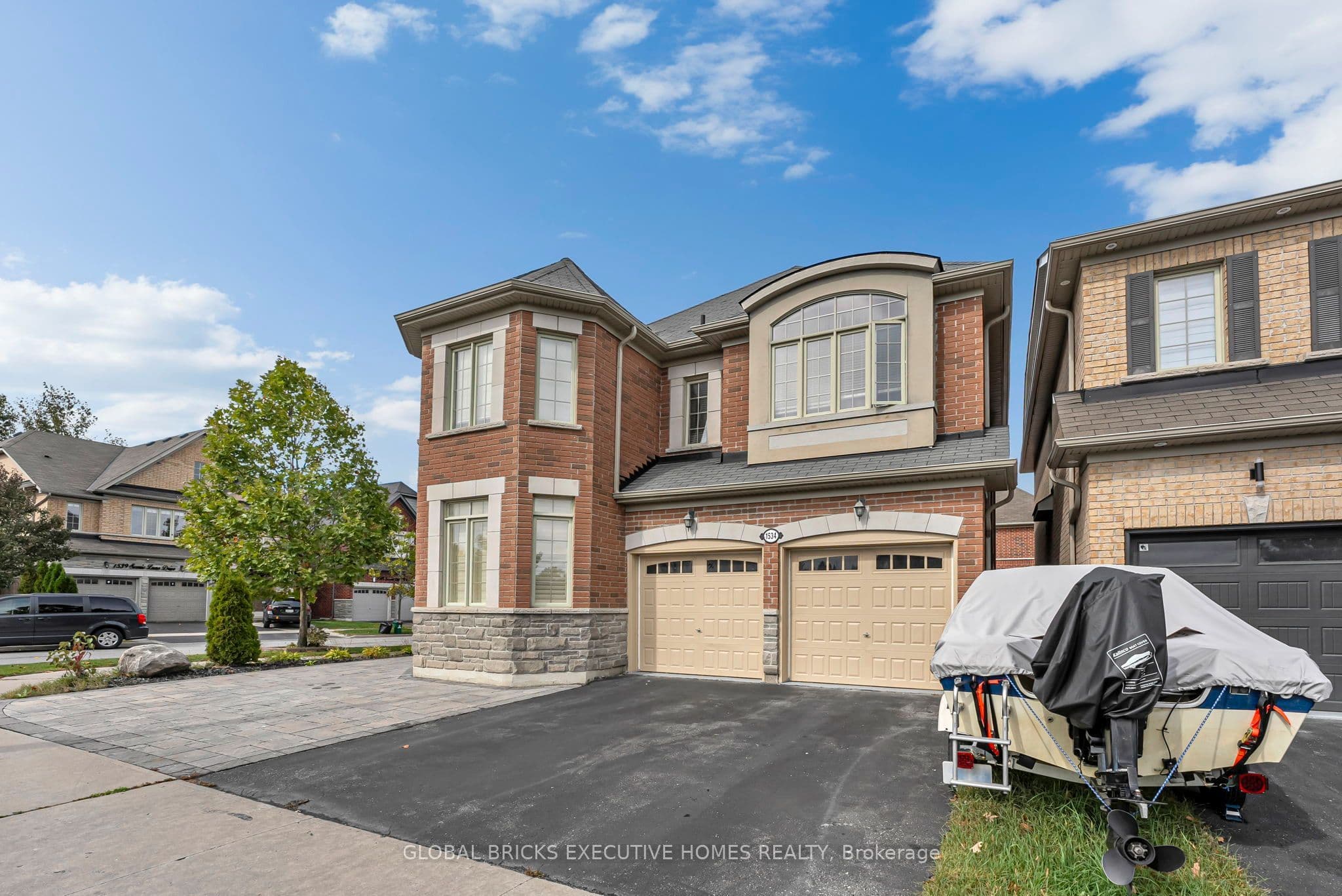 1534 Scenic Lane Drive, Pickering, ON L1X 0B4