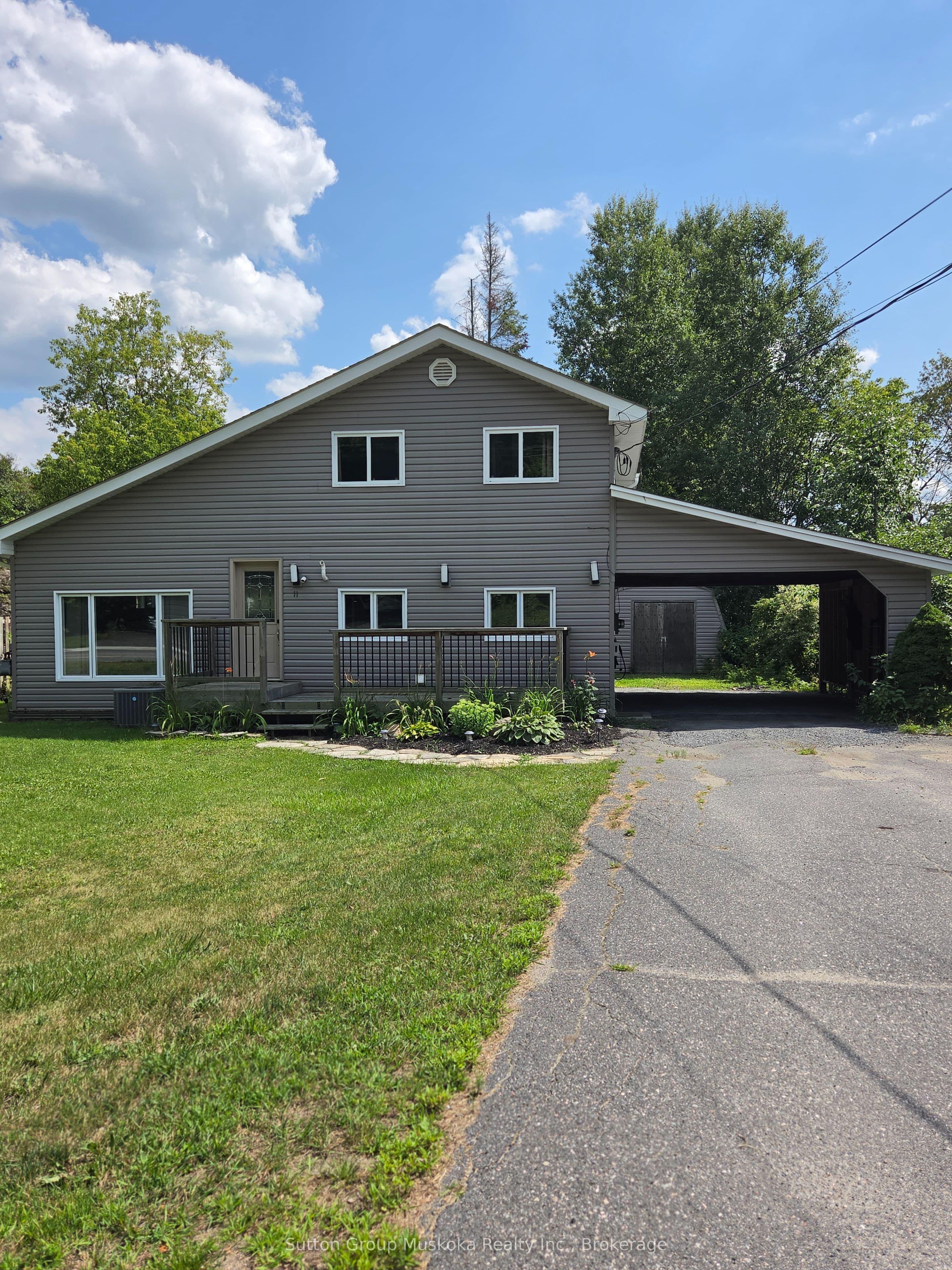 11 West Road, Huntsville, ON P1H 1L1