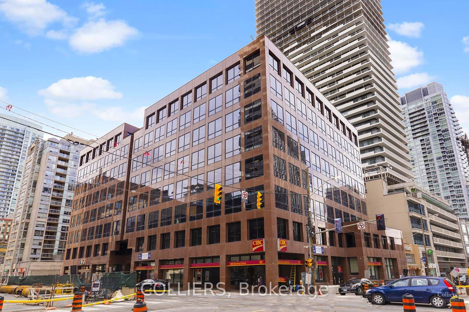 1 Eglinton Avenue E 201, Toronto, ON M4P 3A1