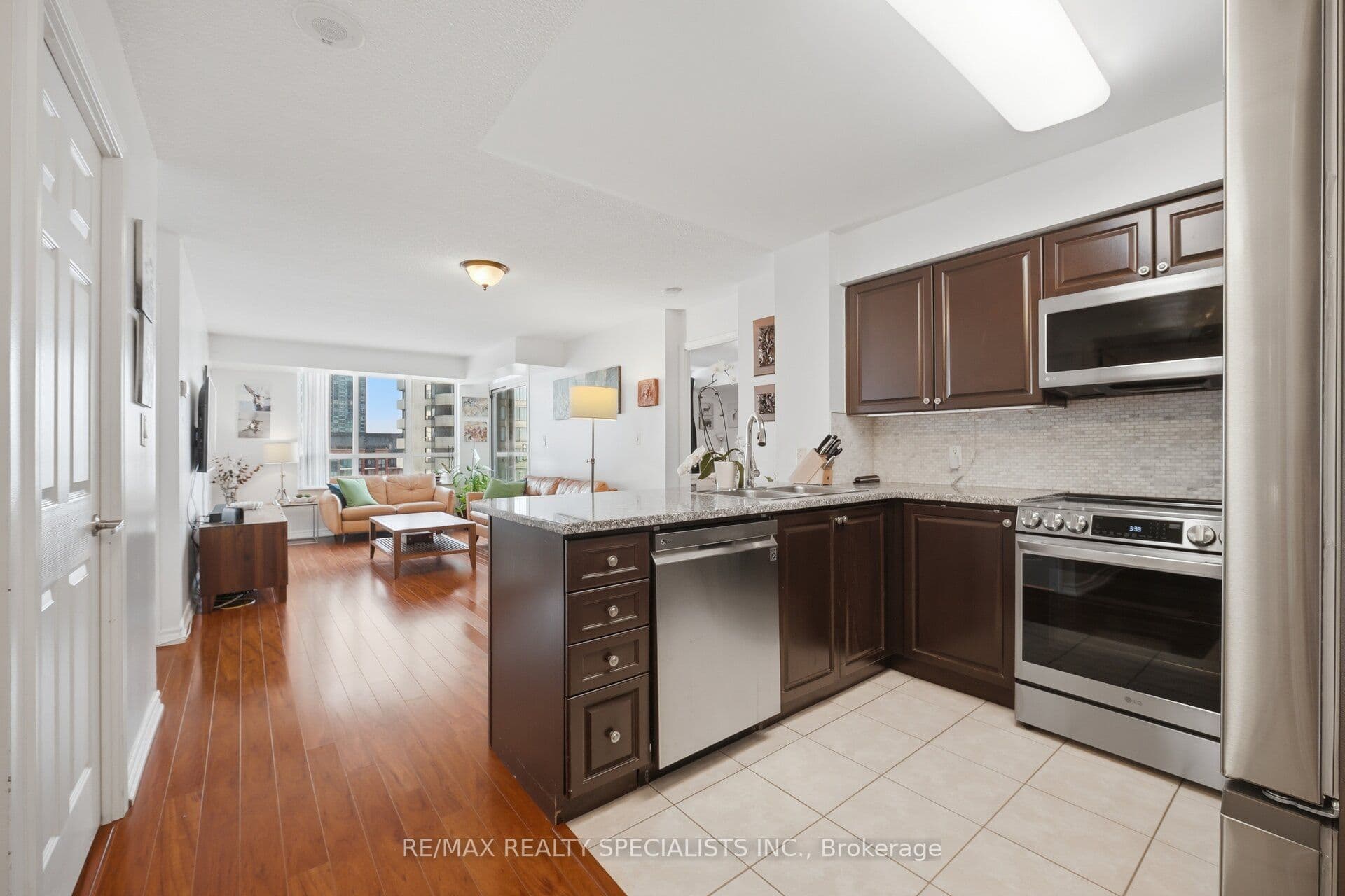 335 Rathburn Road W 707, Mississauga, ON L5B 0C8
