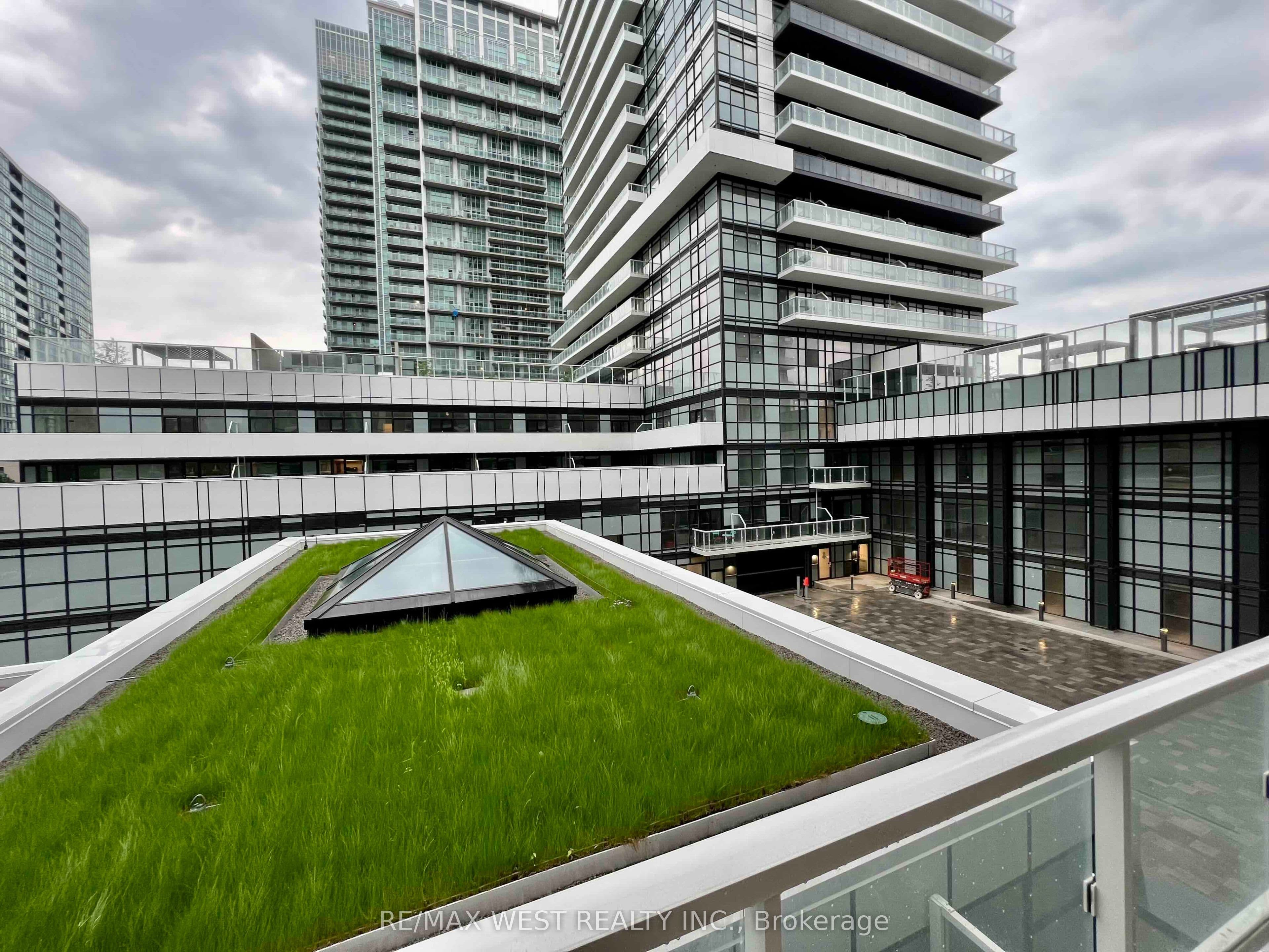 251 Manitoba Street 336, Toronto, ON M8Y 0C7