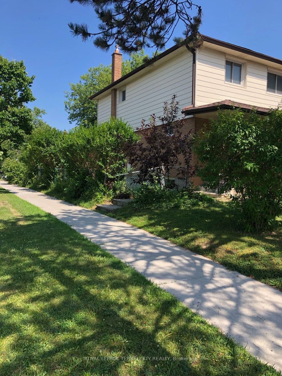 211 Pineway Boulevard, Toronto, ON M2H 1B4