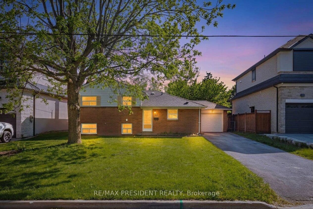 2420 Edenhurst Drive, Mississauga, ON L5A 2K9