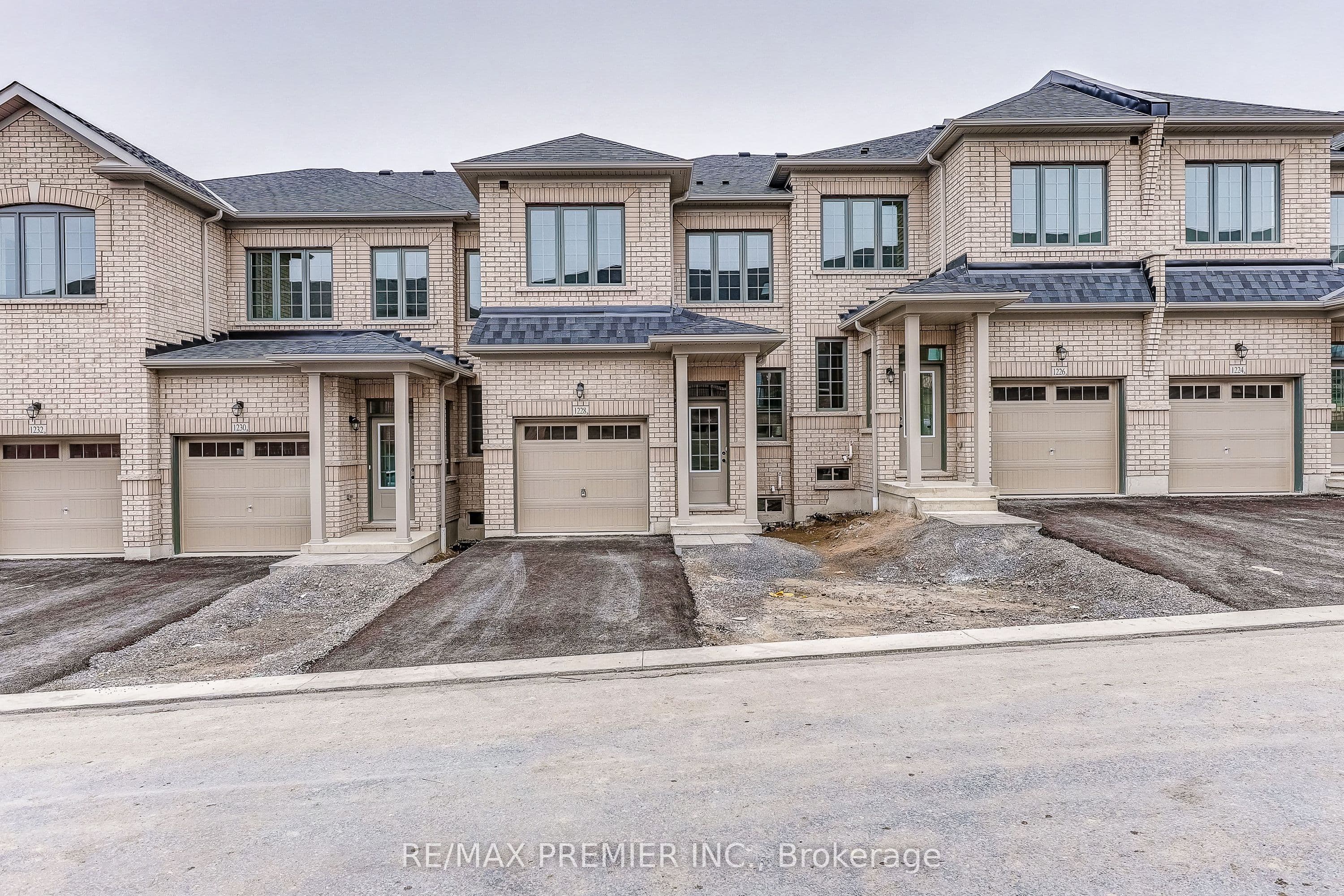 1228 Elizabeth Mackenzie Drive, Pickering, ON L1X 0S3
