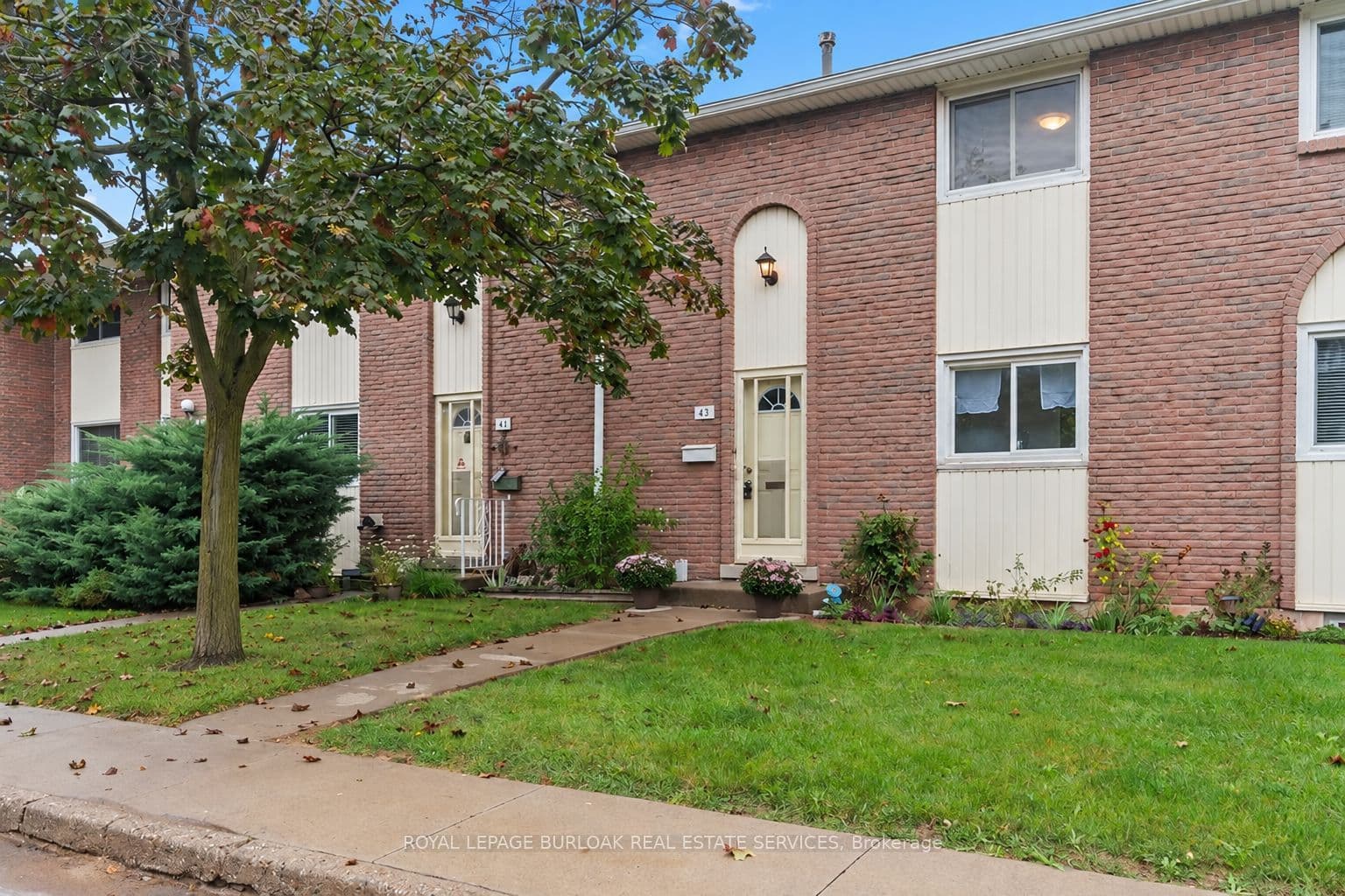 151 Gateshead Crescent 43, Hamilton, ON L8G 3W1