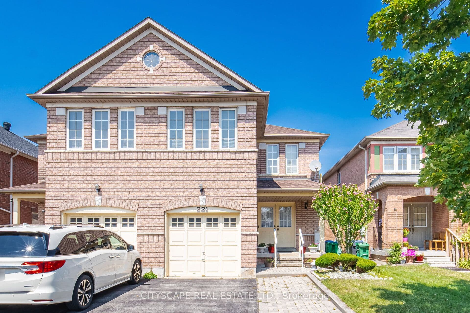 221 Richvale Drive S, Brampton, ON L6Z 4W2