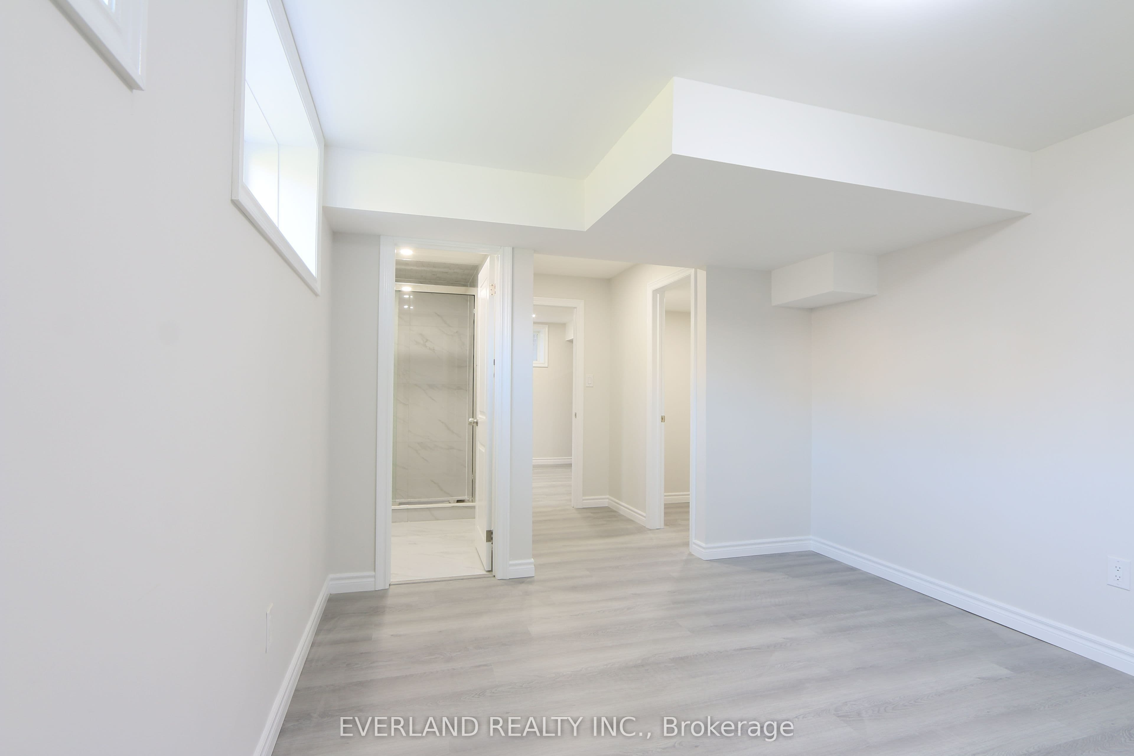 21 Kenneth Ross Bend, East Gwillimbury, ON L9N 0T7