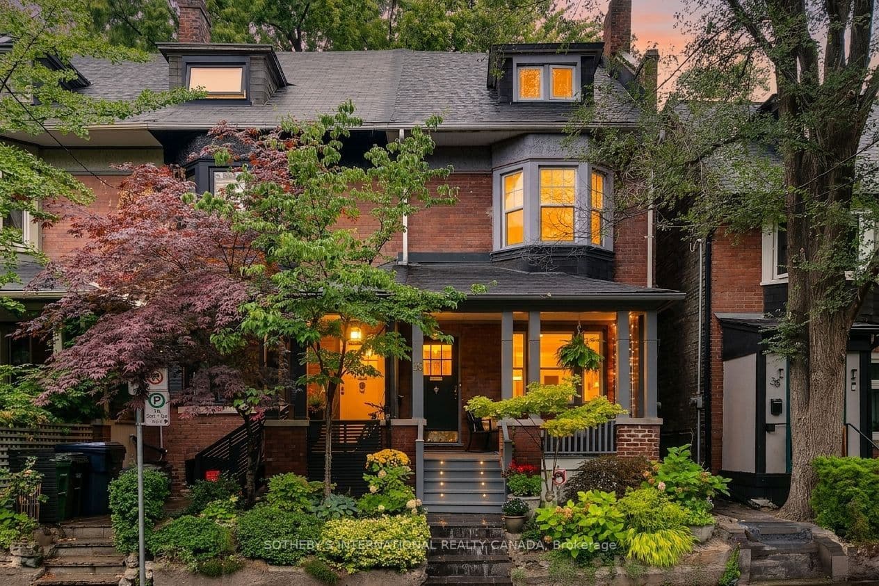 36 Aberdeen Avenue, Toronto, ON M4X 1A2