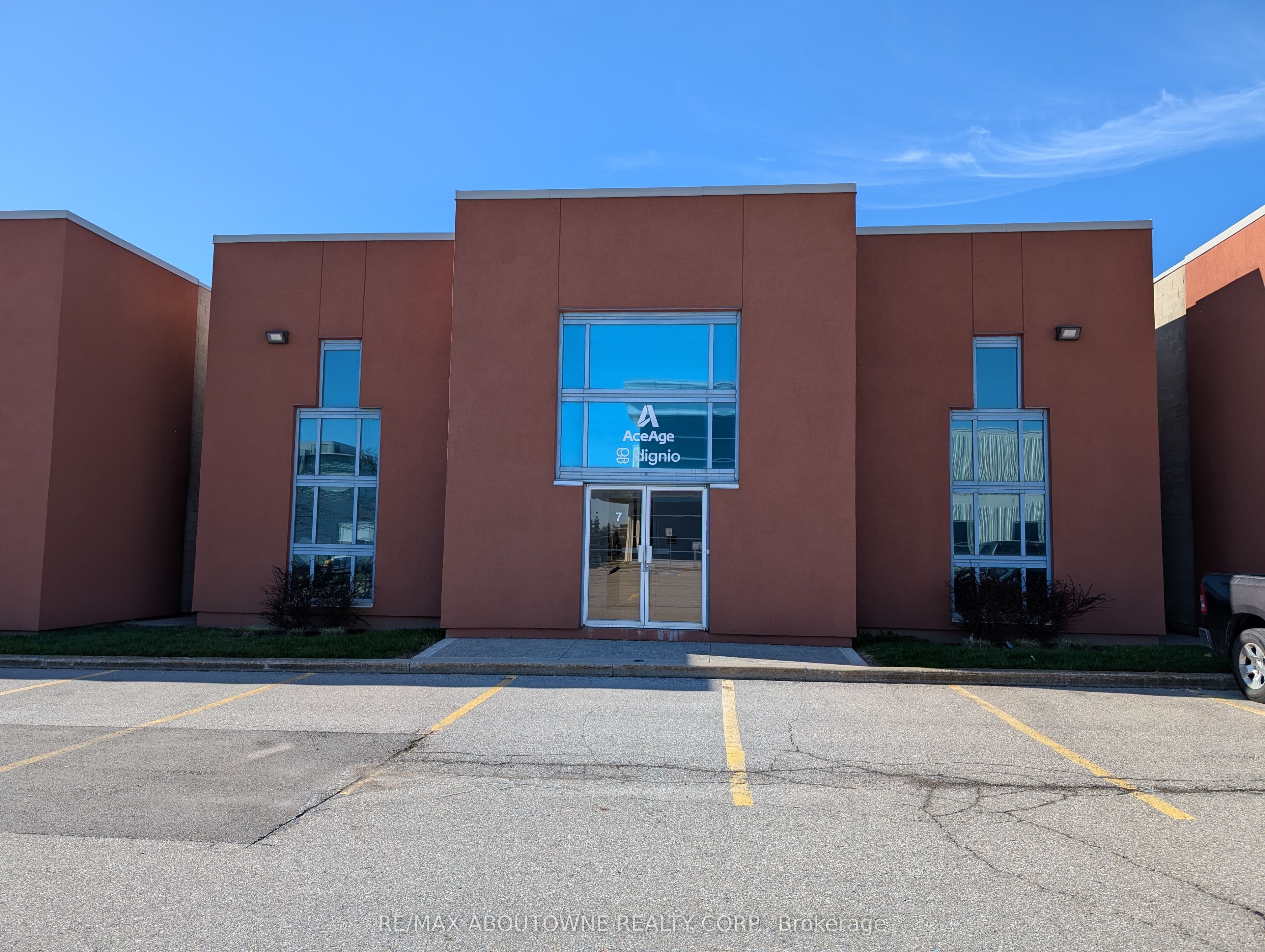 1273 North Service Road E F7, Oakville, ON L6H 1A7