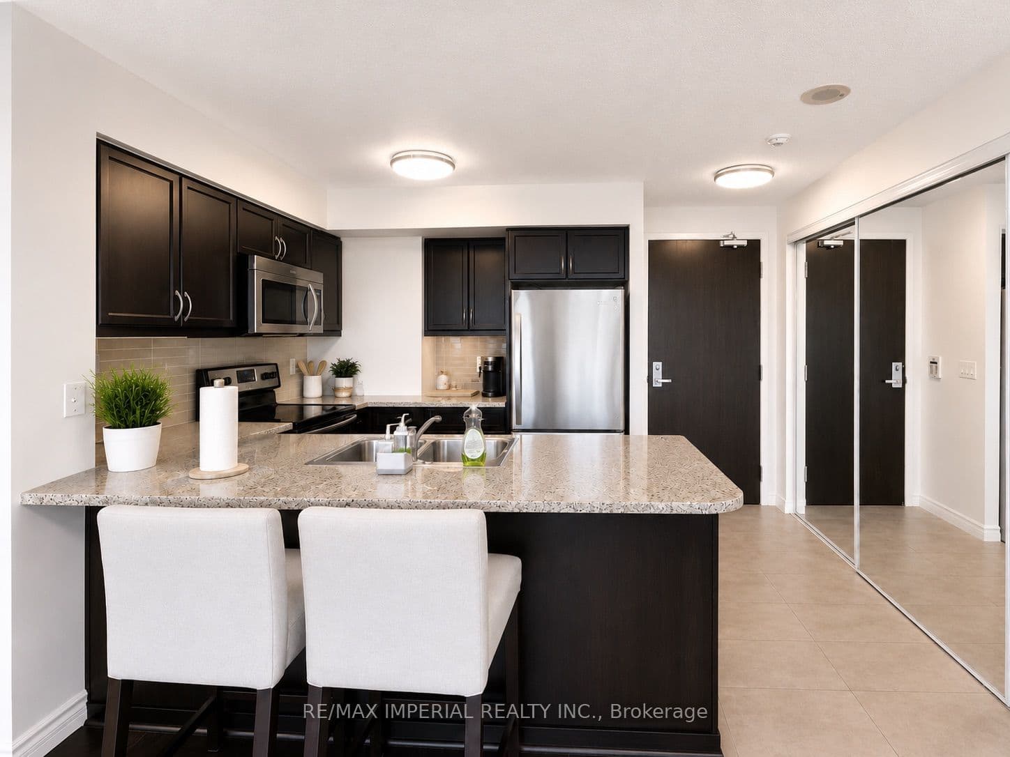 25 Lower Simcoe Street PH15, Toronto, ON M5J 3A1