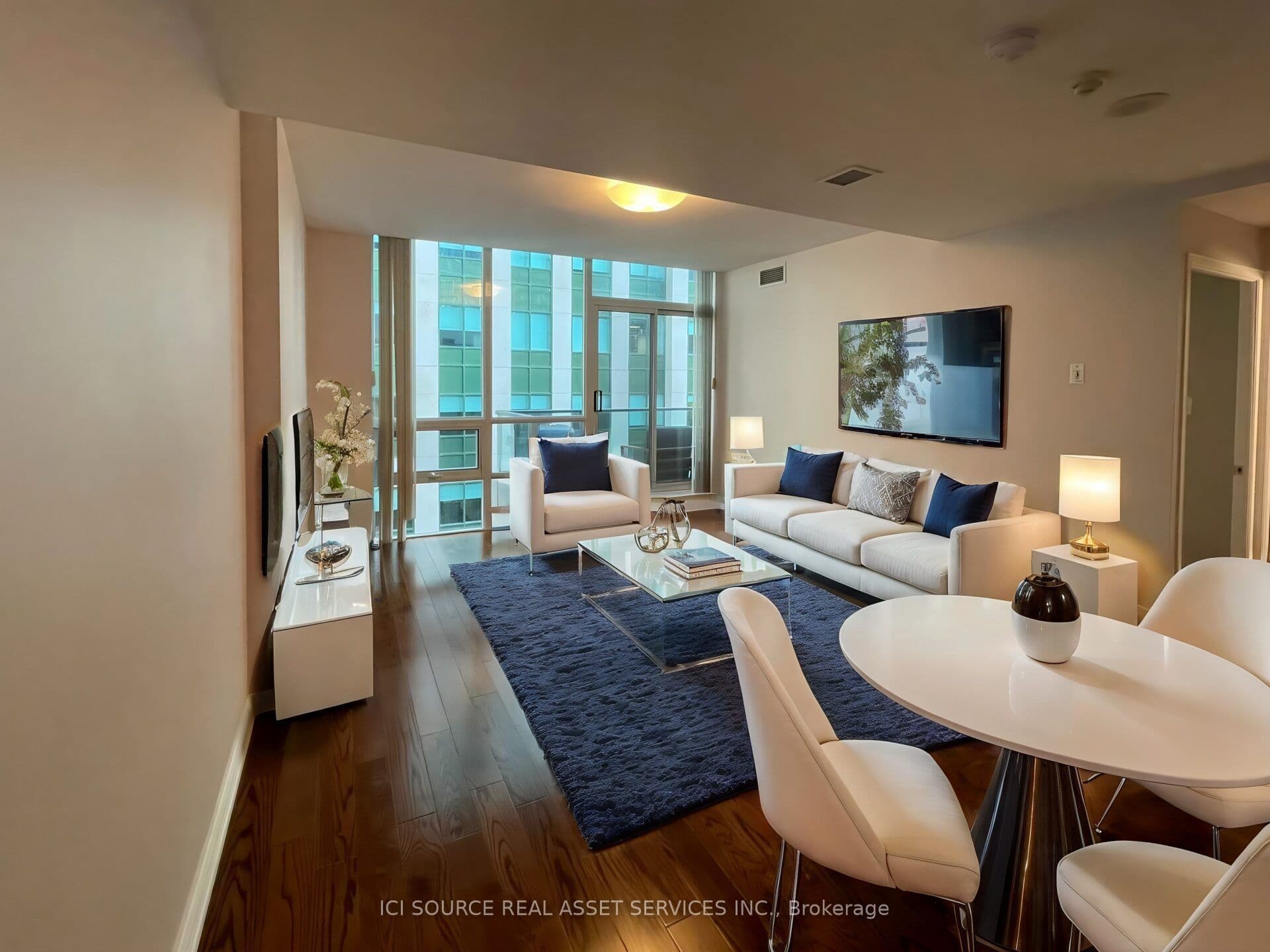 263 Wellington Street W PH05, Toronto, ON M5V 3E6