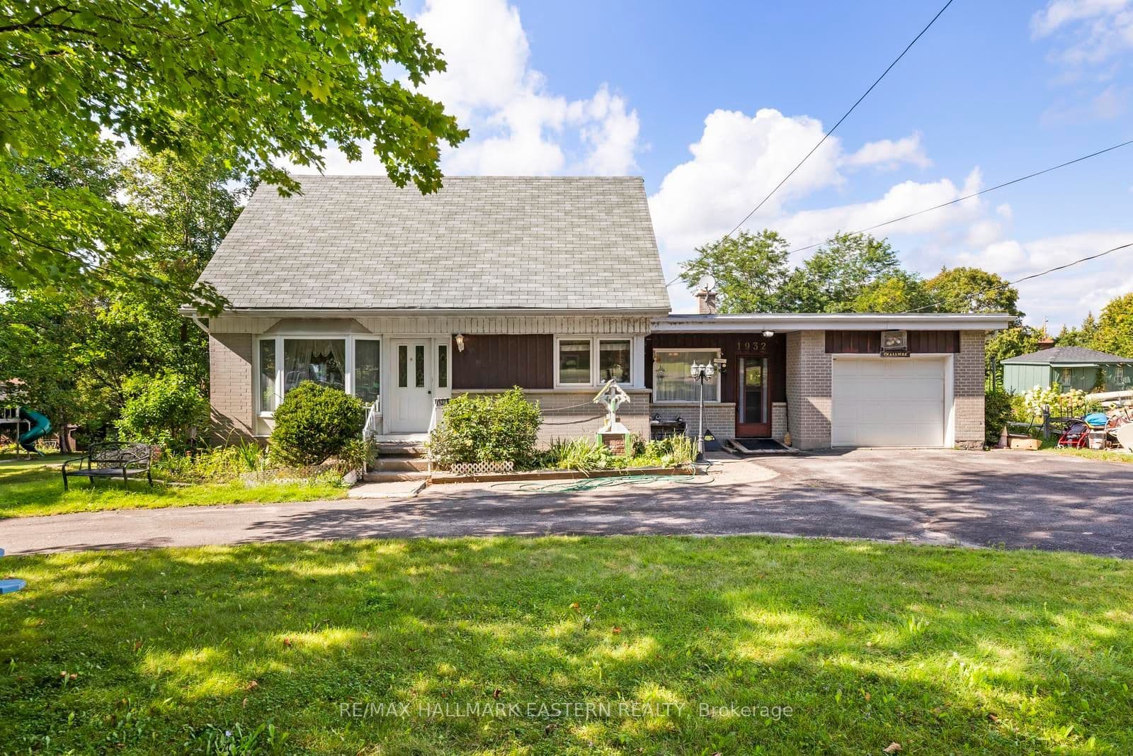 1932 Sherbrooke Street W, Peterborough, ON K9J 6X4