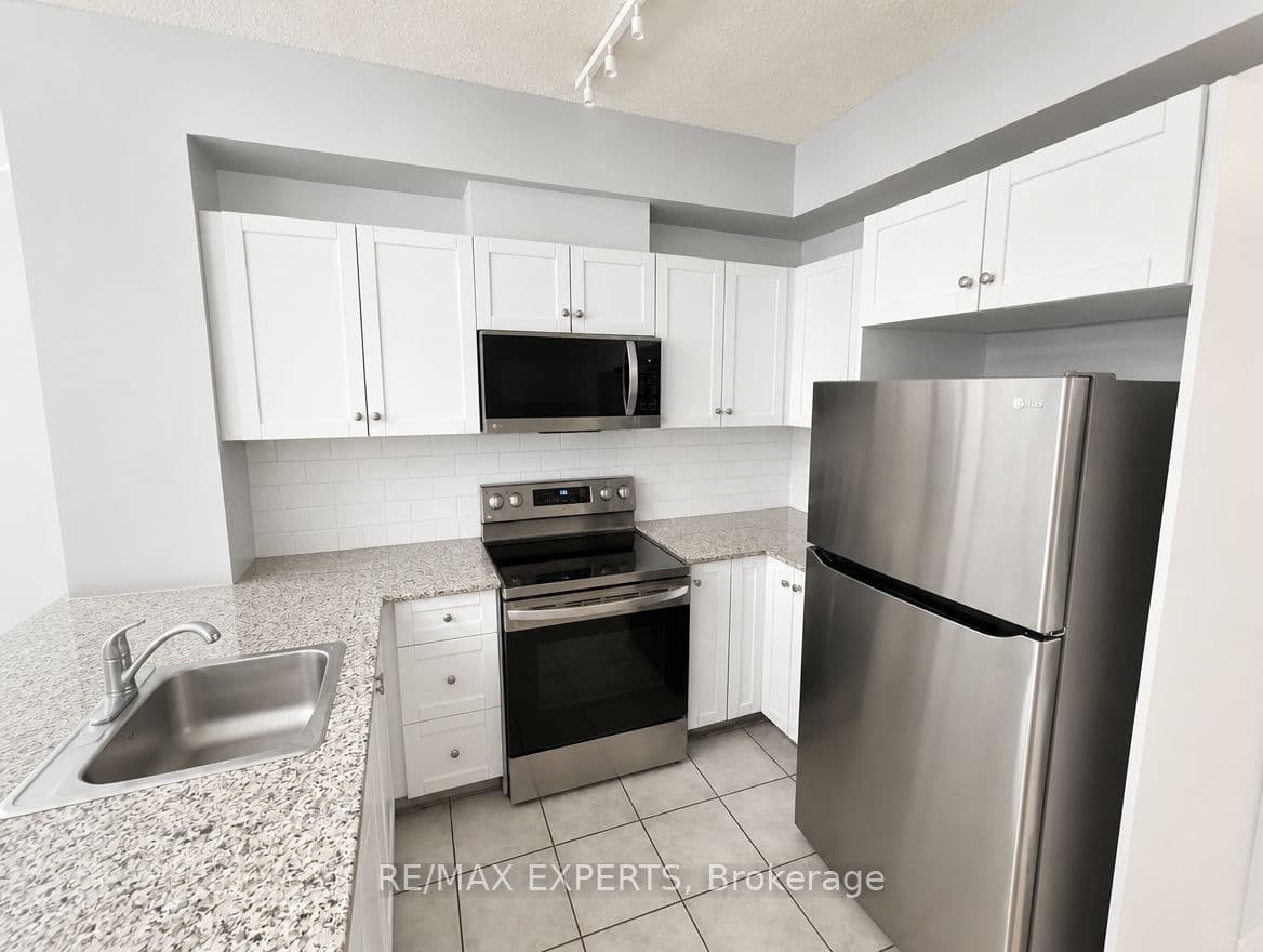 1359 Rathburn Road 209, Mississauga, ON L4W 5P7