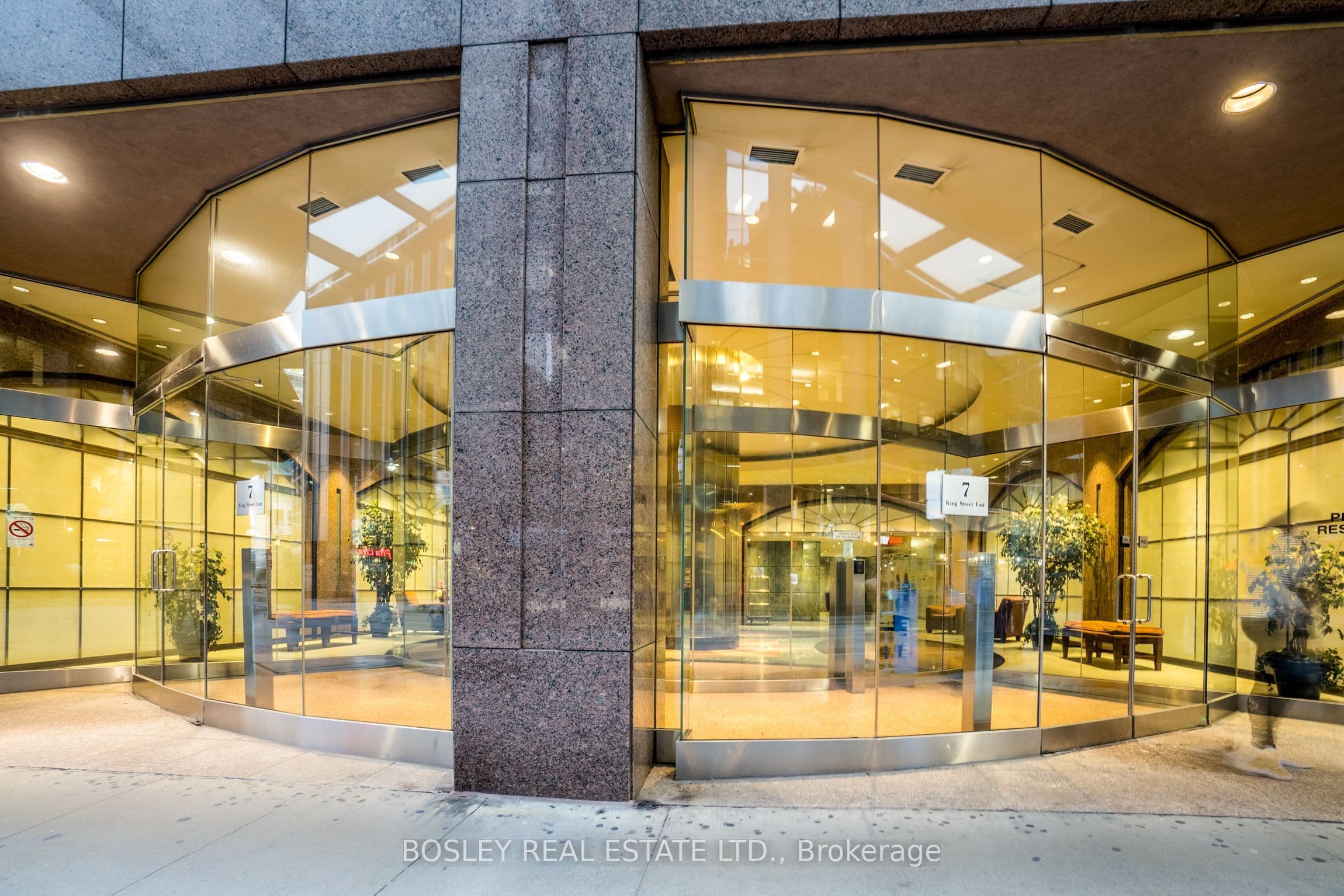 7 King Street E 1105, Toronto, ON M5C 3C5