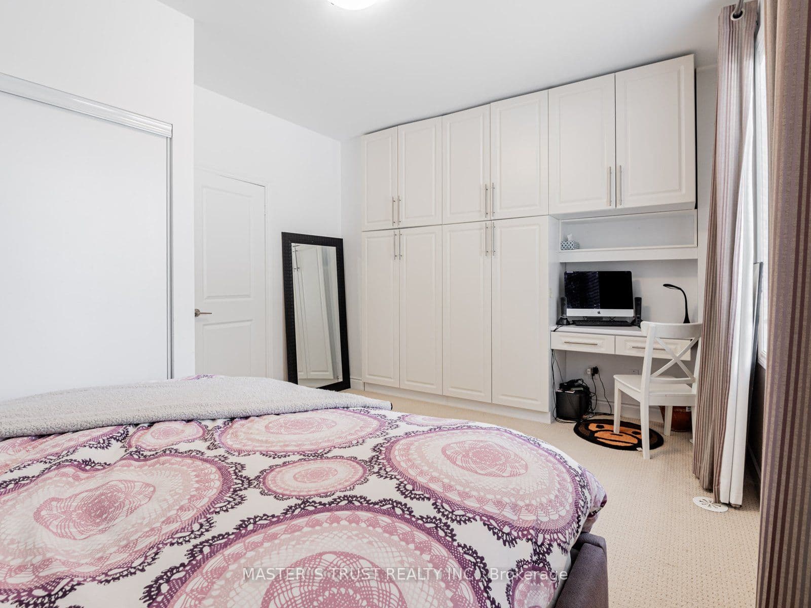 271 South Park Road TH27, Markham, ON L3T 0B6