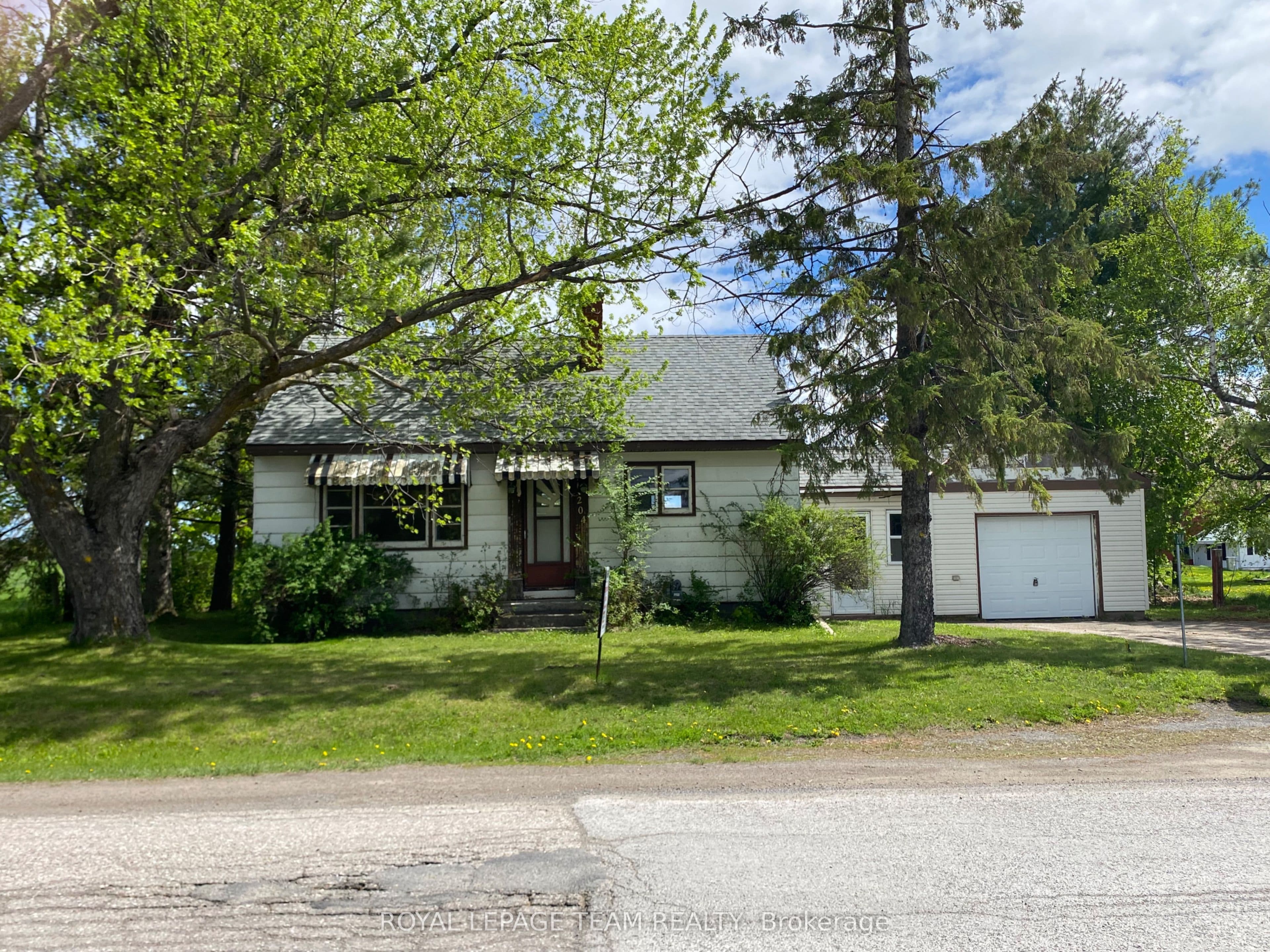 204 Baskin Drive E, Arnprior, ON K7S 3G8