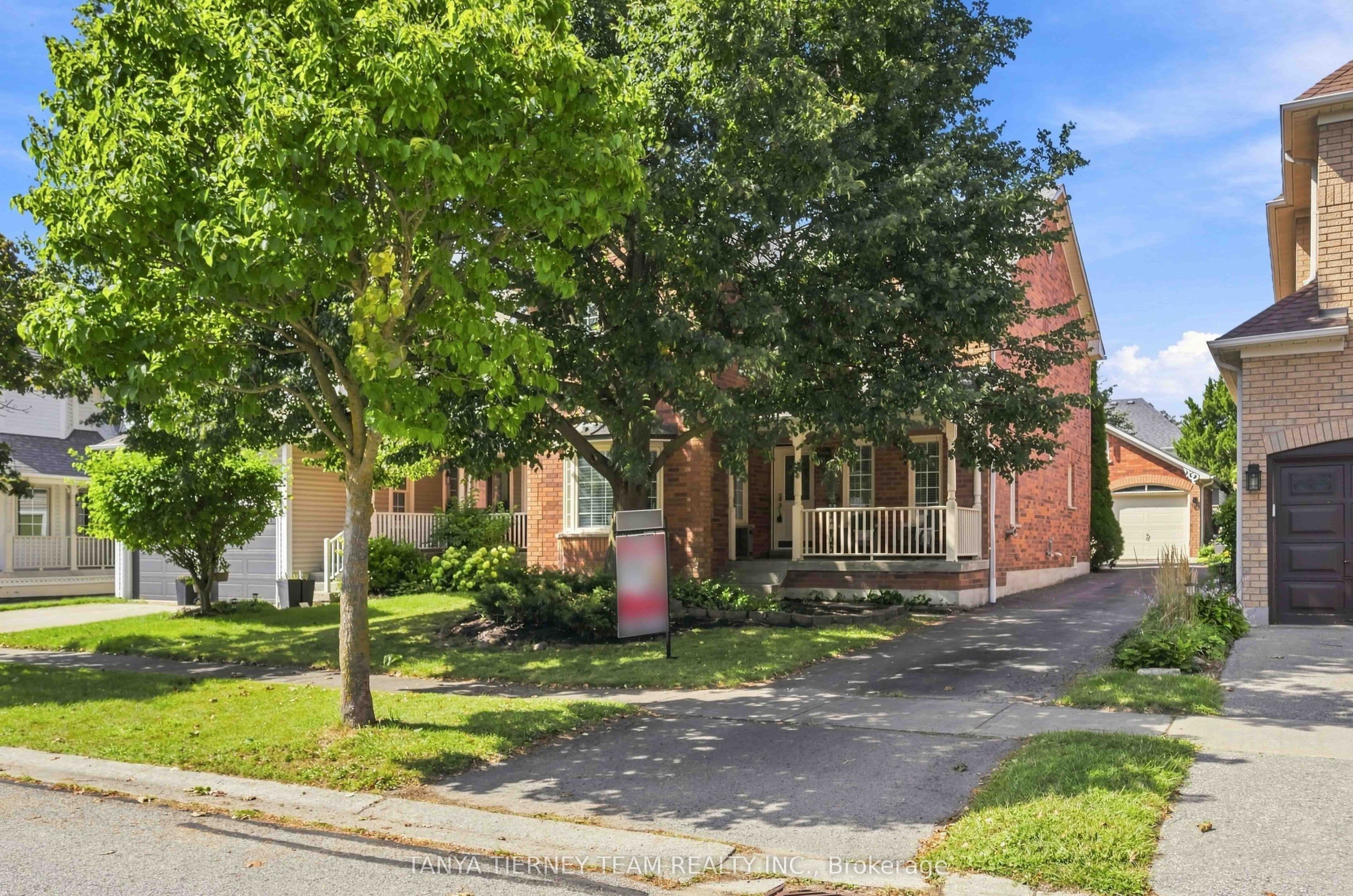 36 Zachary Place, Whitby, ON L1M 1E1