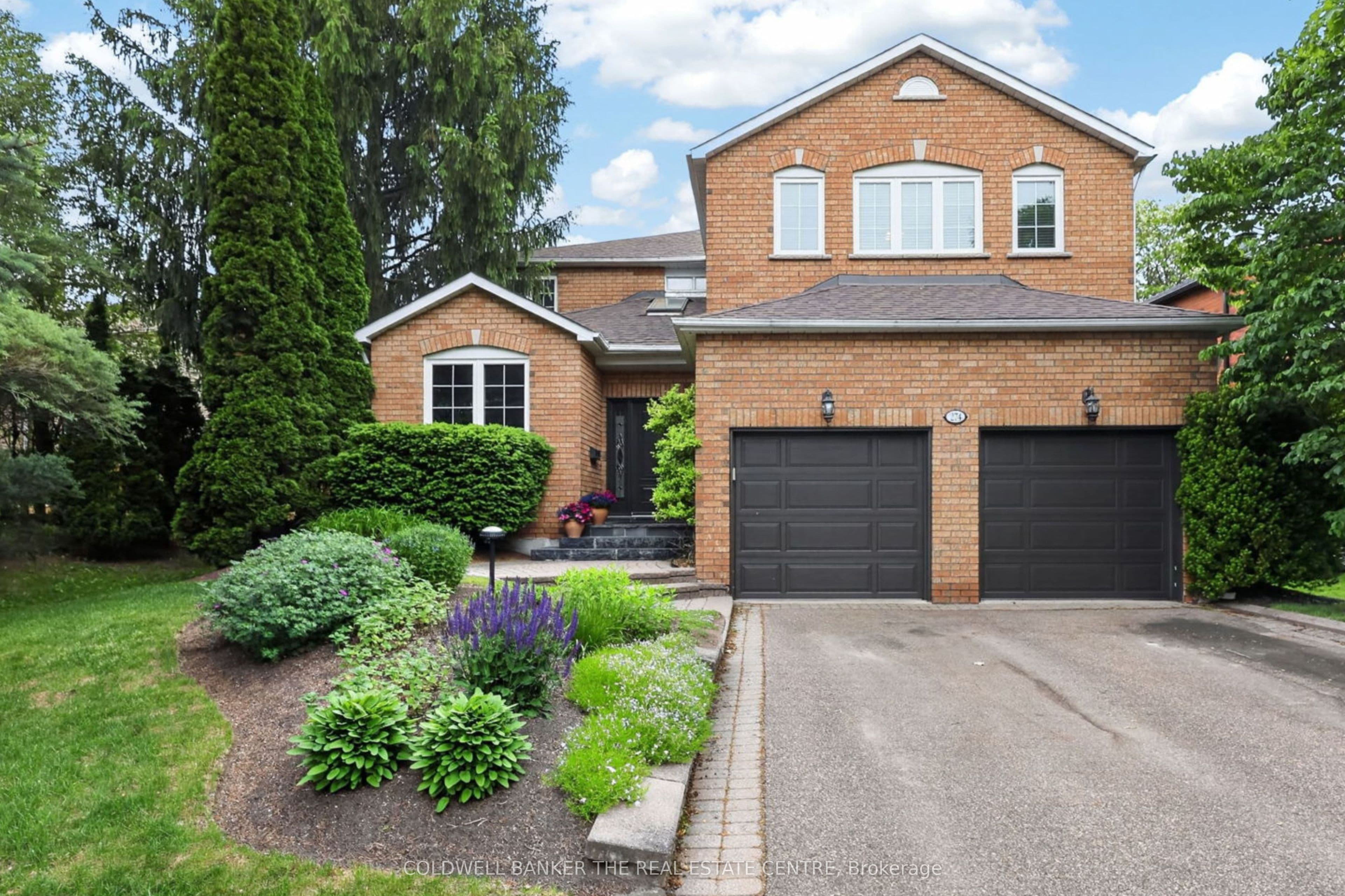 274 Kirby Crescent, Newmarket, ON L3X 1H4