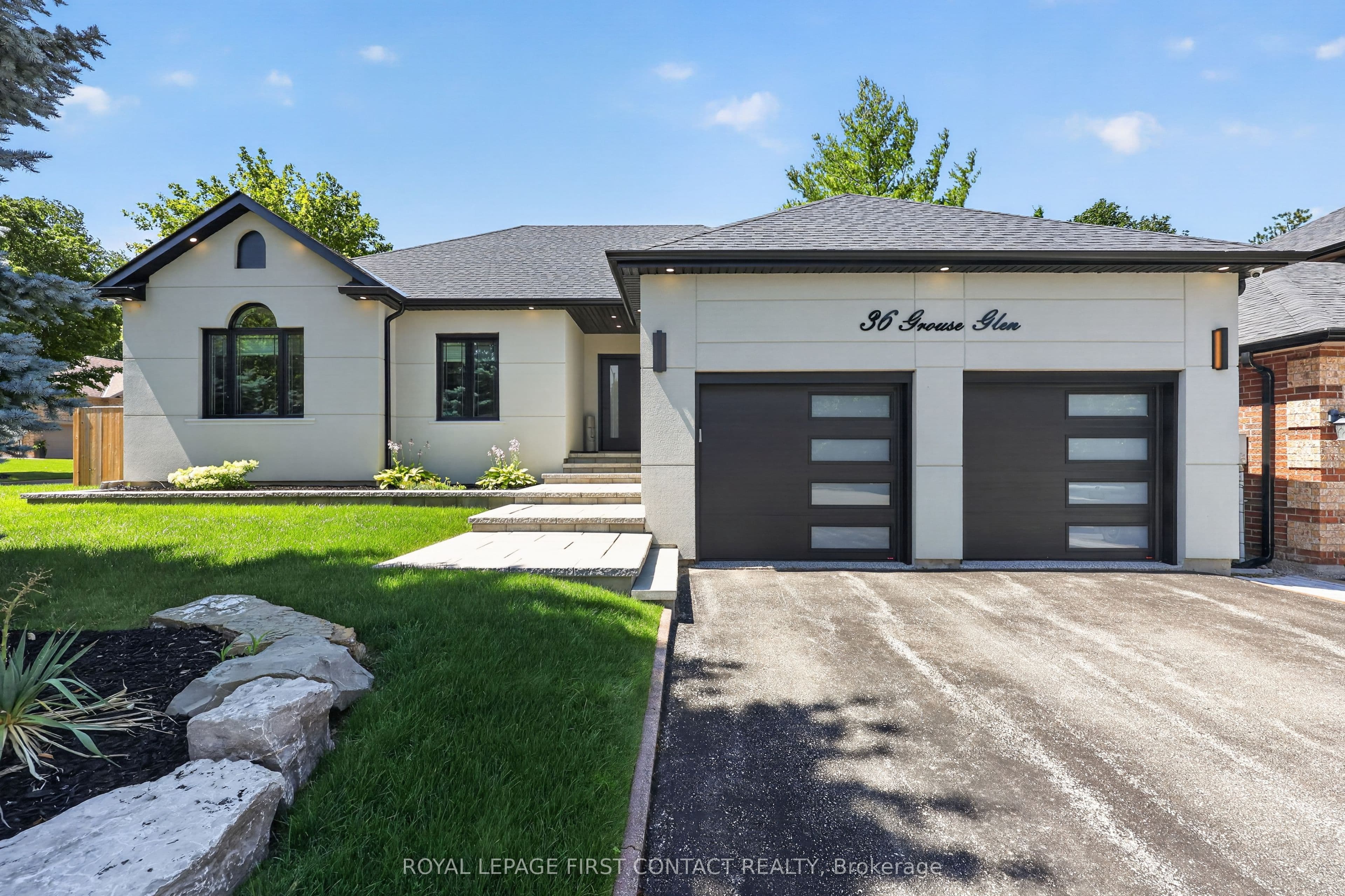 36 Grouse Glen, Barrie, ON L4N 7Z7