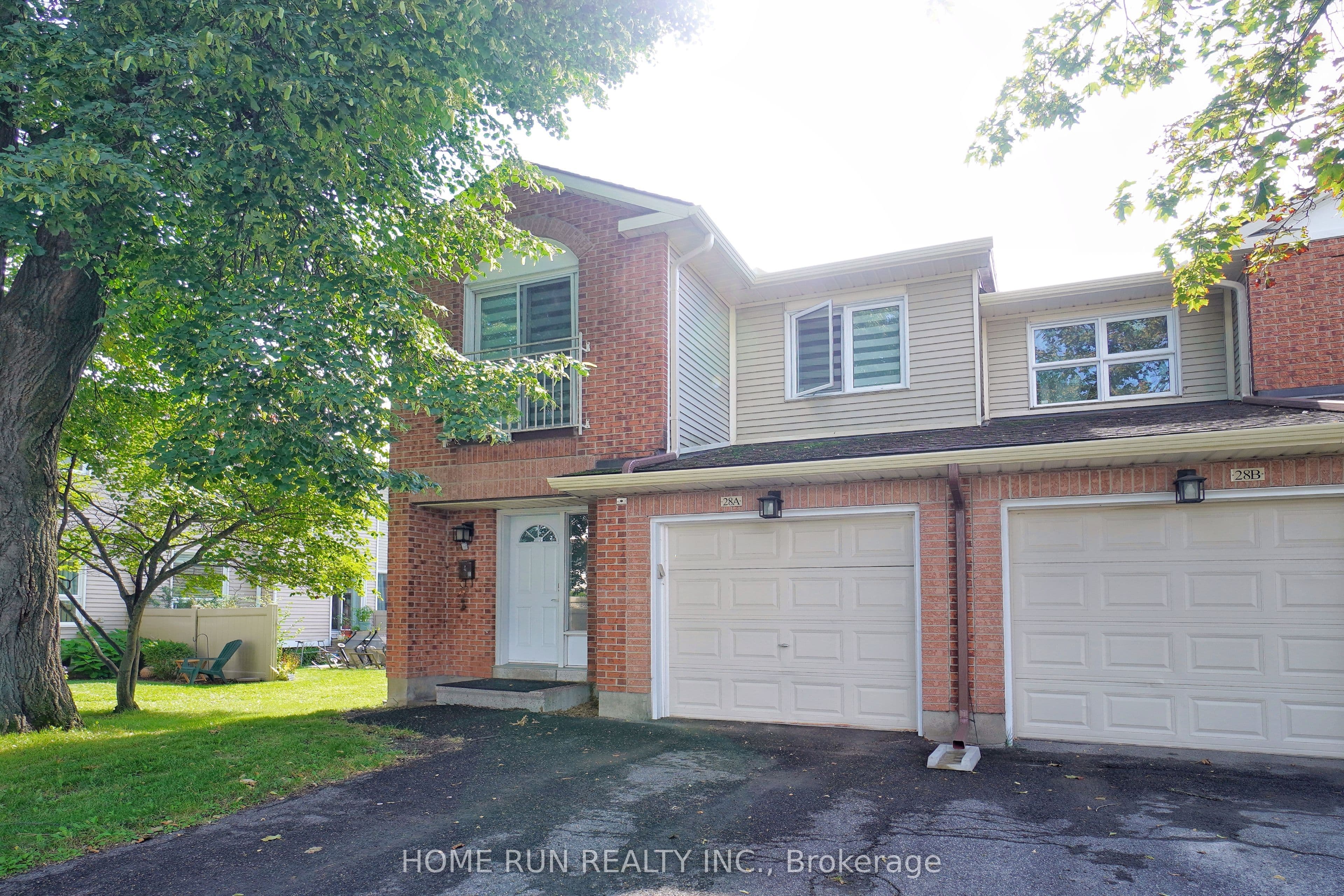 28 Castlebrook Lane A, South of Baseline to Knoxdale, ON K2G 5G5