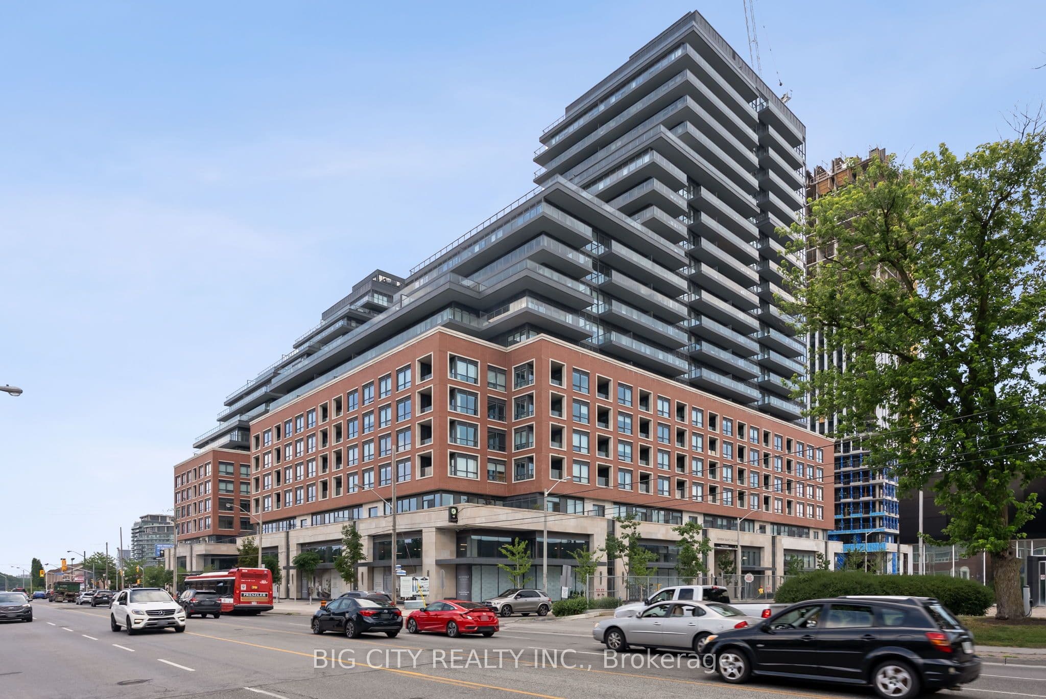 33 Frederick Todd Way 2002, Toronto, ON M4G 0C9