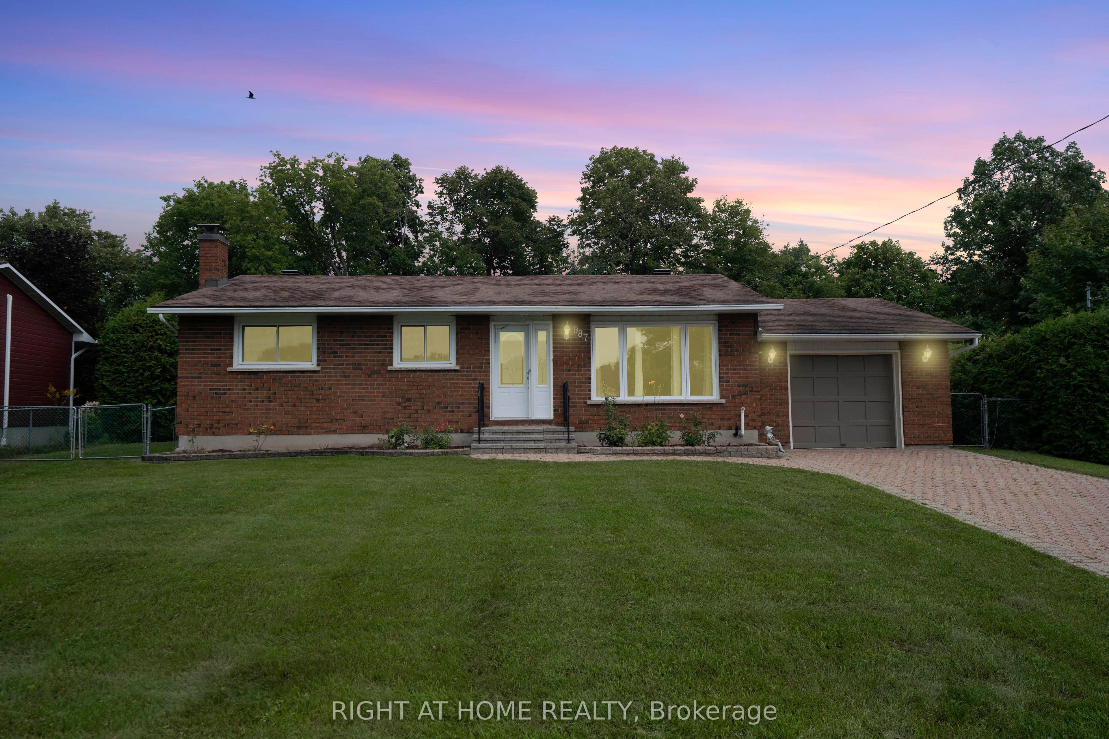 987 St Jacques Street, Clarence-Rockland, ON K4K 1C1
