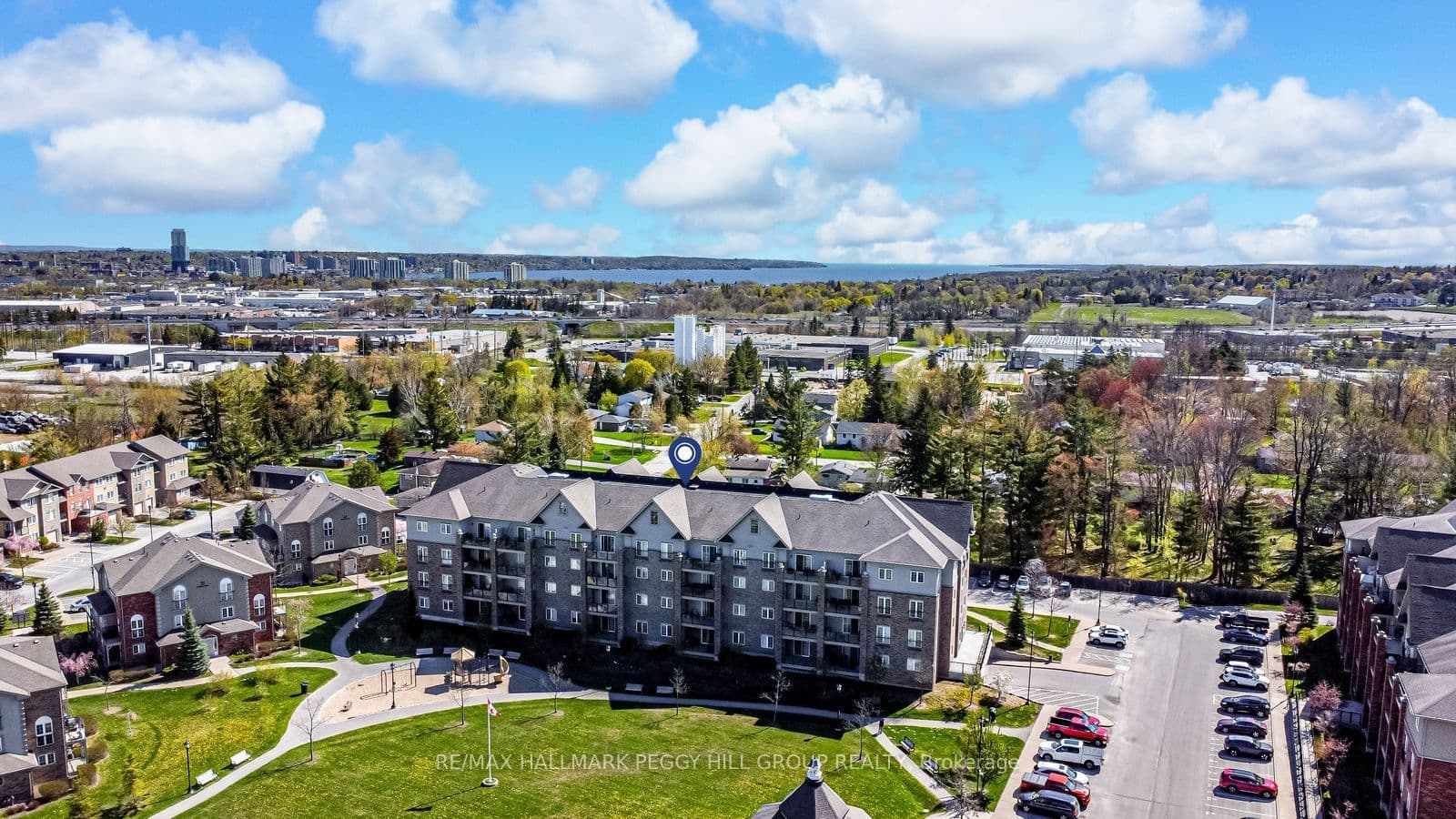 45 Ferndale Drive S 305, Barrie, ON L4N 5W7