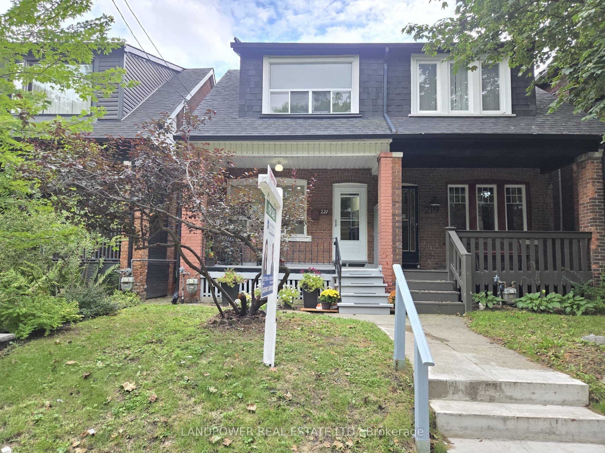221 Riverdale Avenue, Toronto, ON M4K 1C4