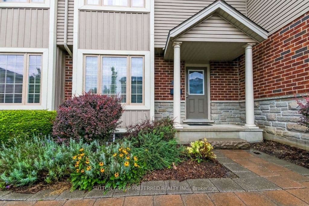 2145 North Routledge Park 8, London North, ON N6G 0J8