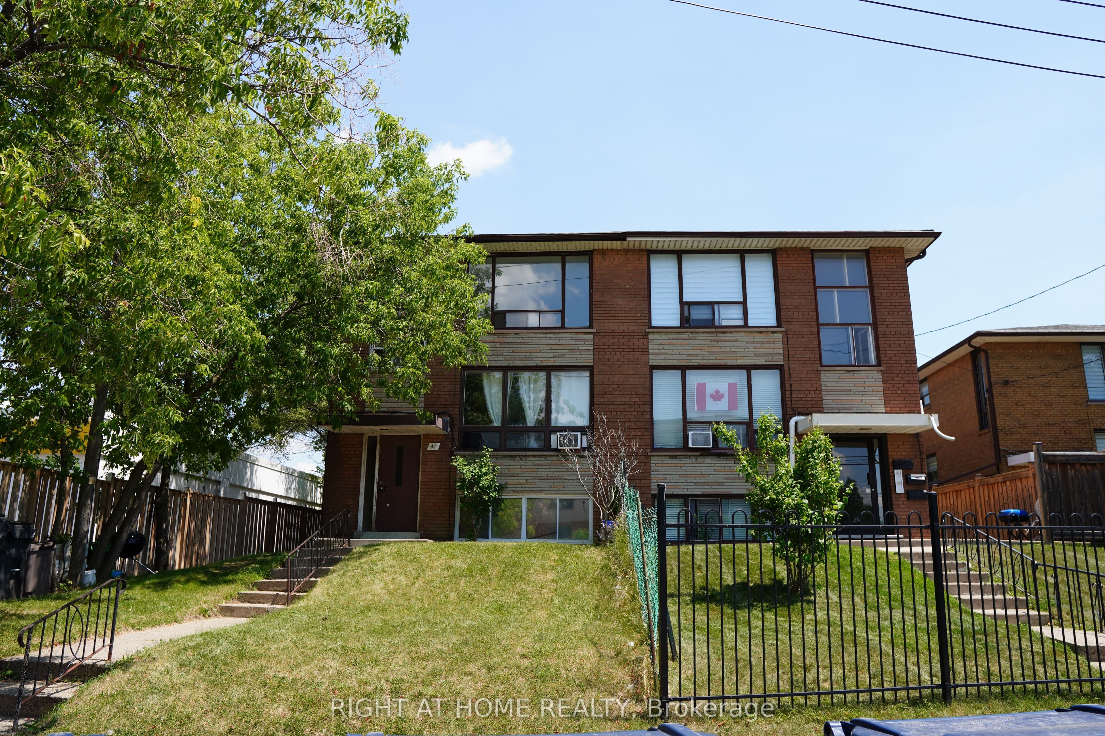 41 Northgate Drive 3, Toronto, ON M3K 1R3