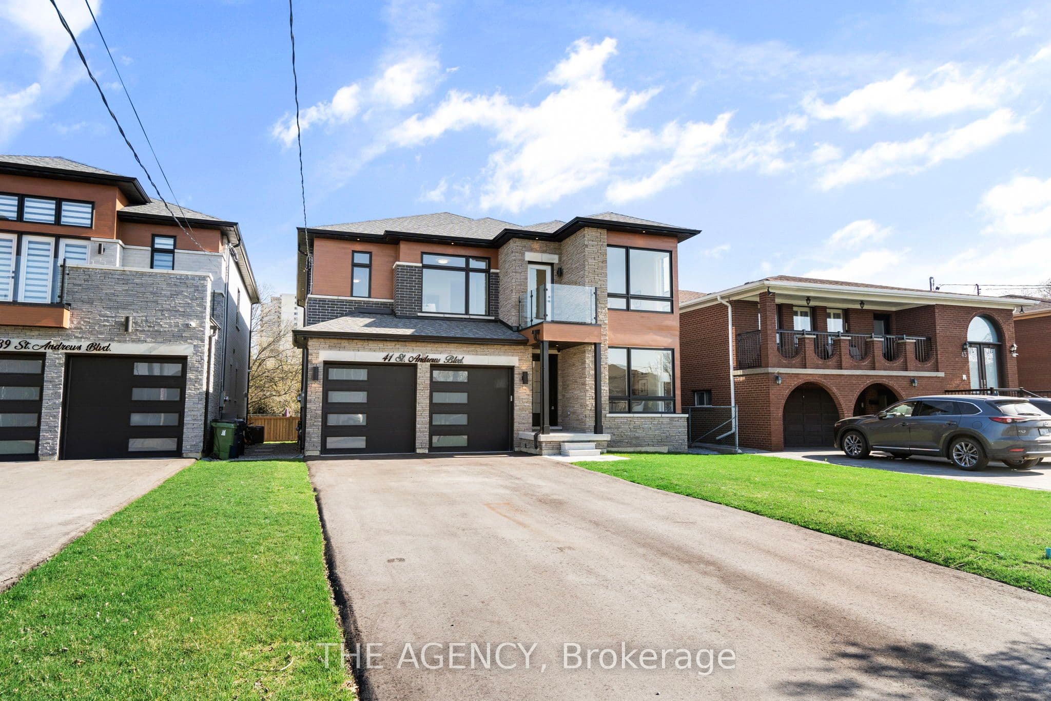 41 St Andrews Boulevard, Toronto, ON M9R 1W2