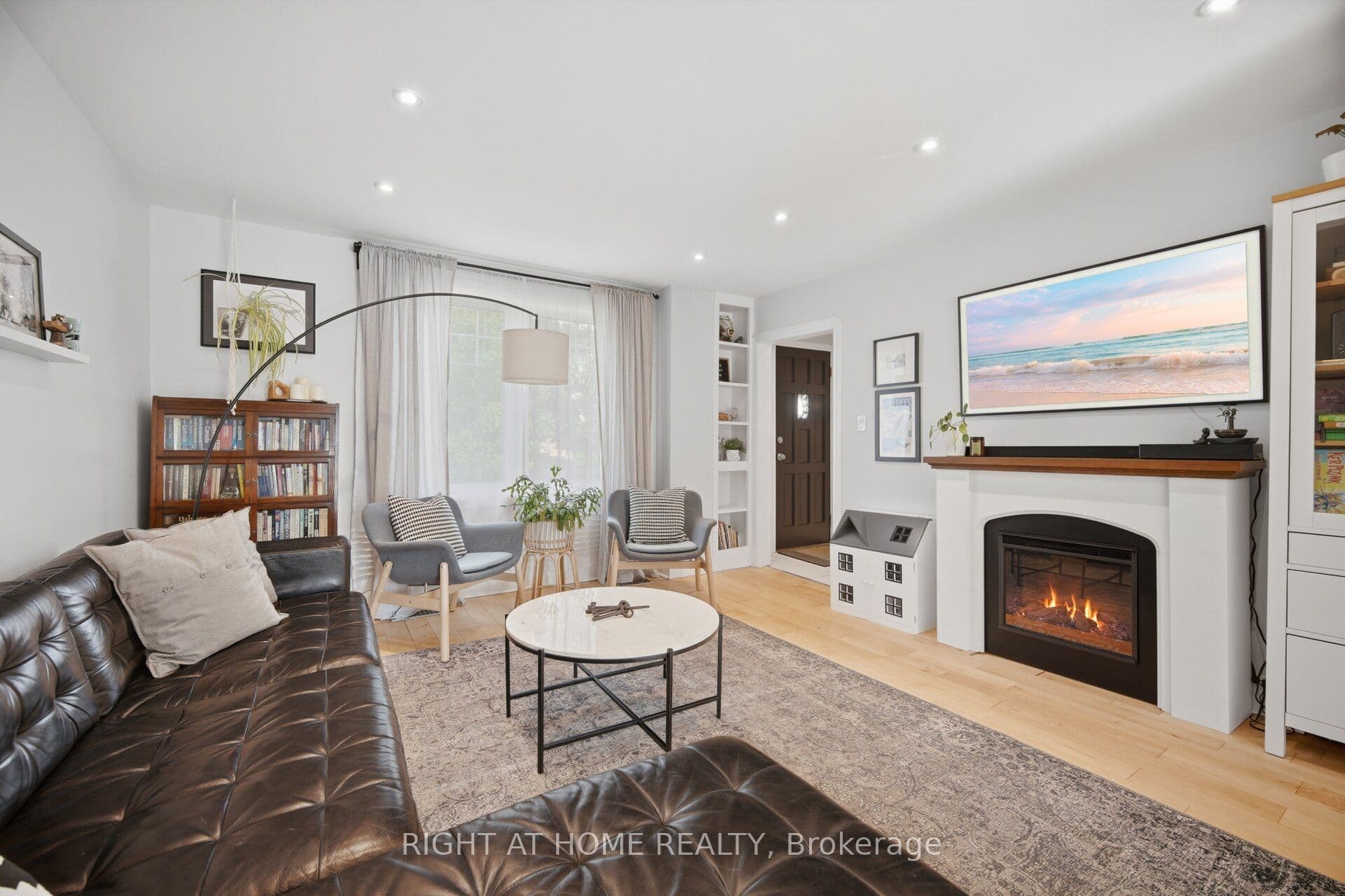18 Vanbrugh Avenue, Toronto, ON M1N 3S9