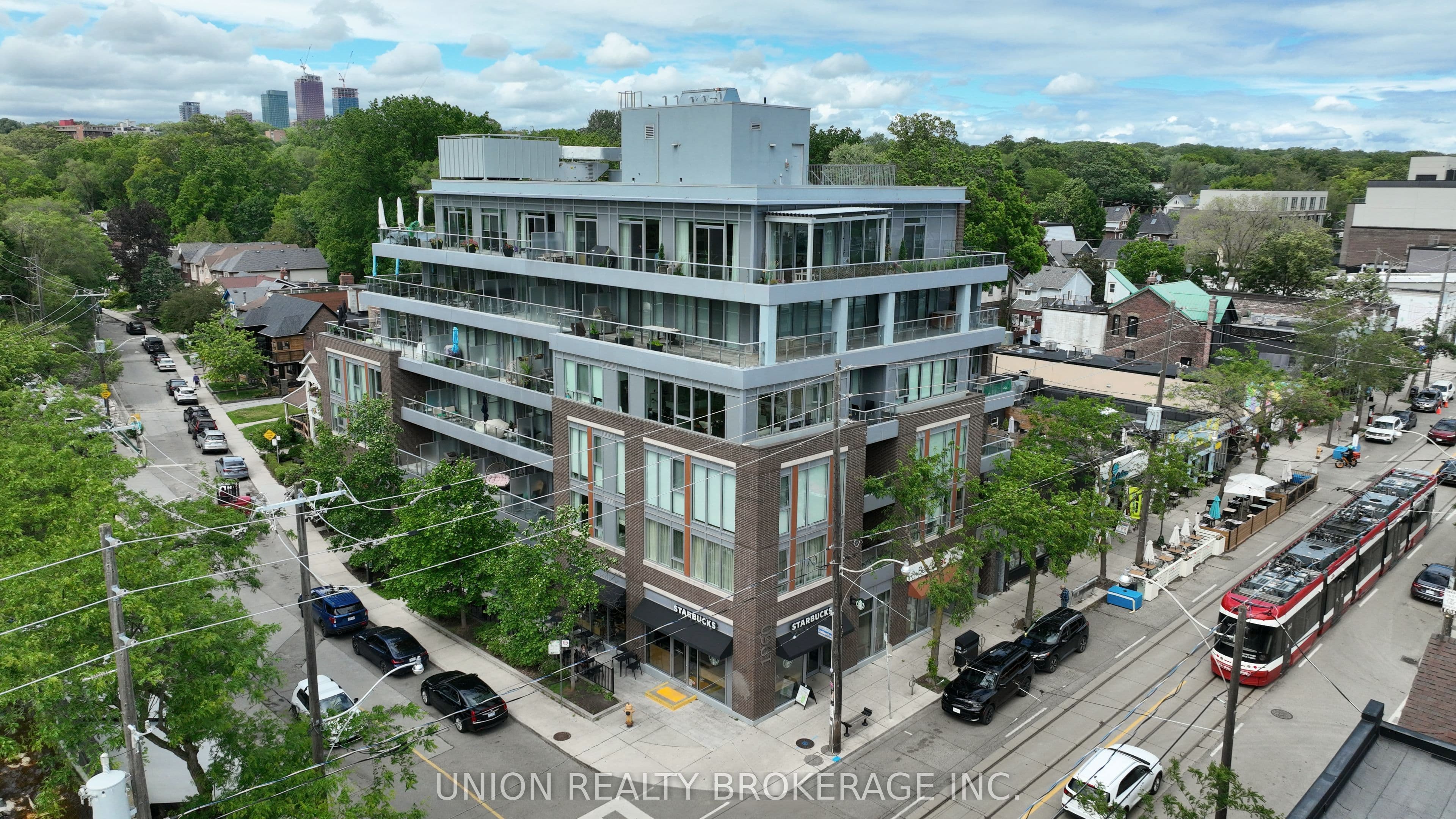 1960 Queen Street 307, Toronto, ON M4L 1H8