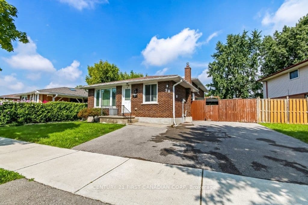 30 Scotchmere Crescent, London South, ON N6E 2A1
