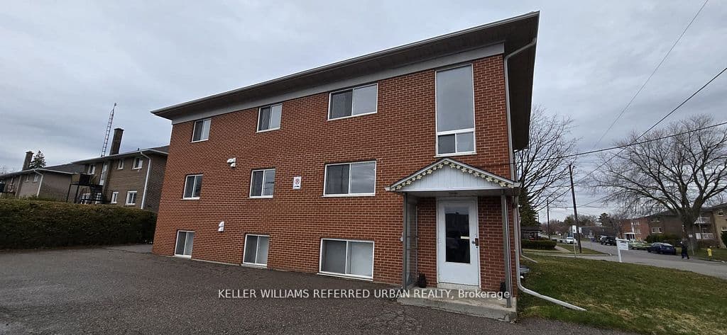 303 Frontenac Avenue 6, Oshawa, ON L1J 2A7