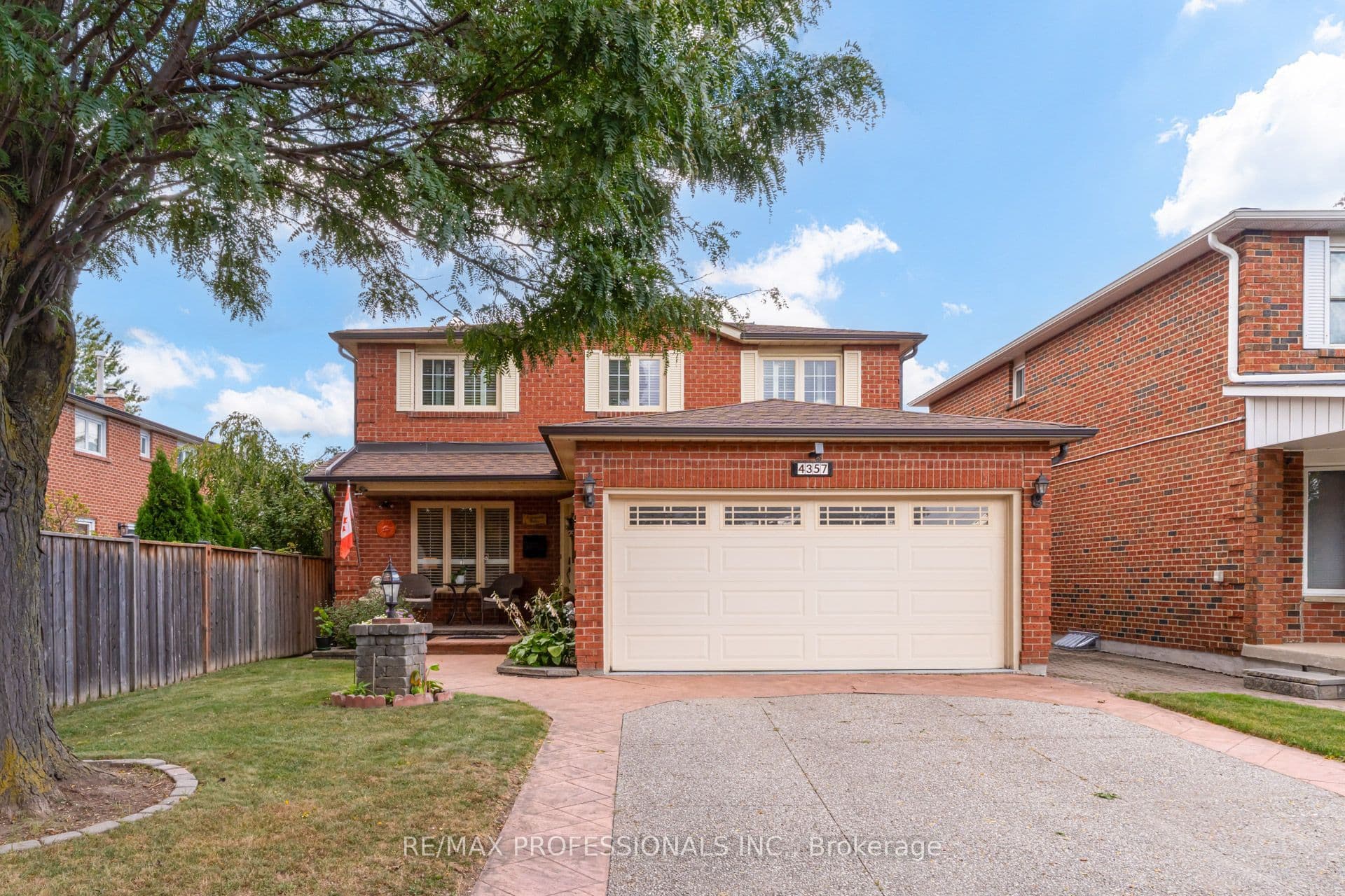 4357 Poltava Crescent, Mississauga, ON L4W 3B9