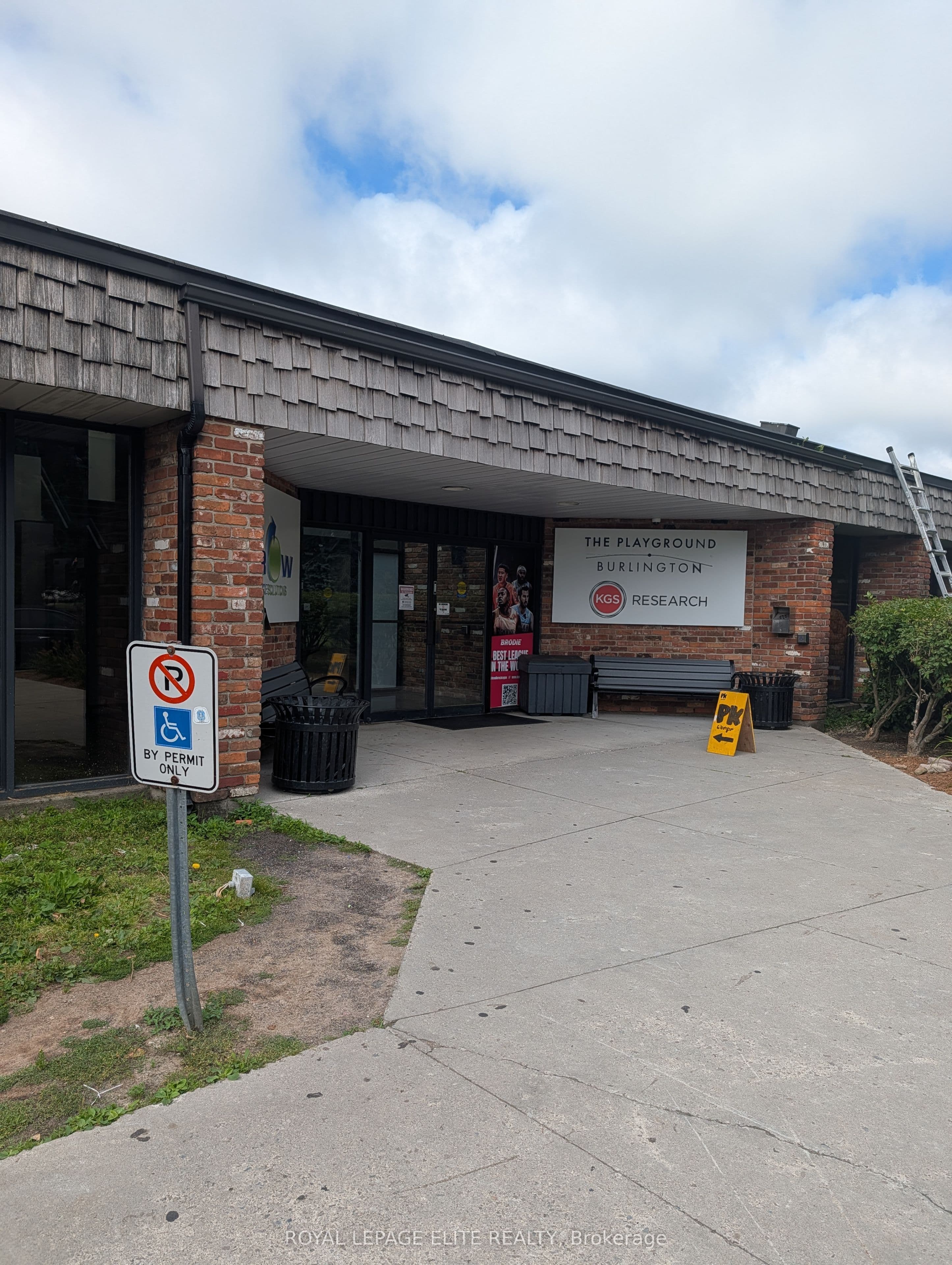 952 Century Drive Main Floor, Burlington, ON L7L 5P2